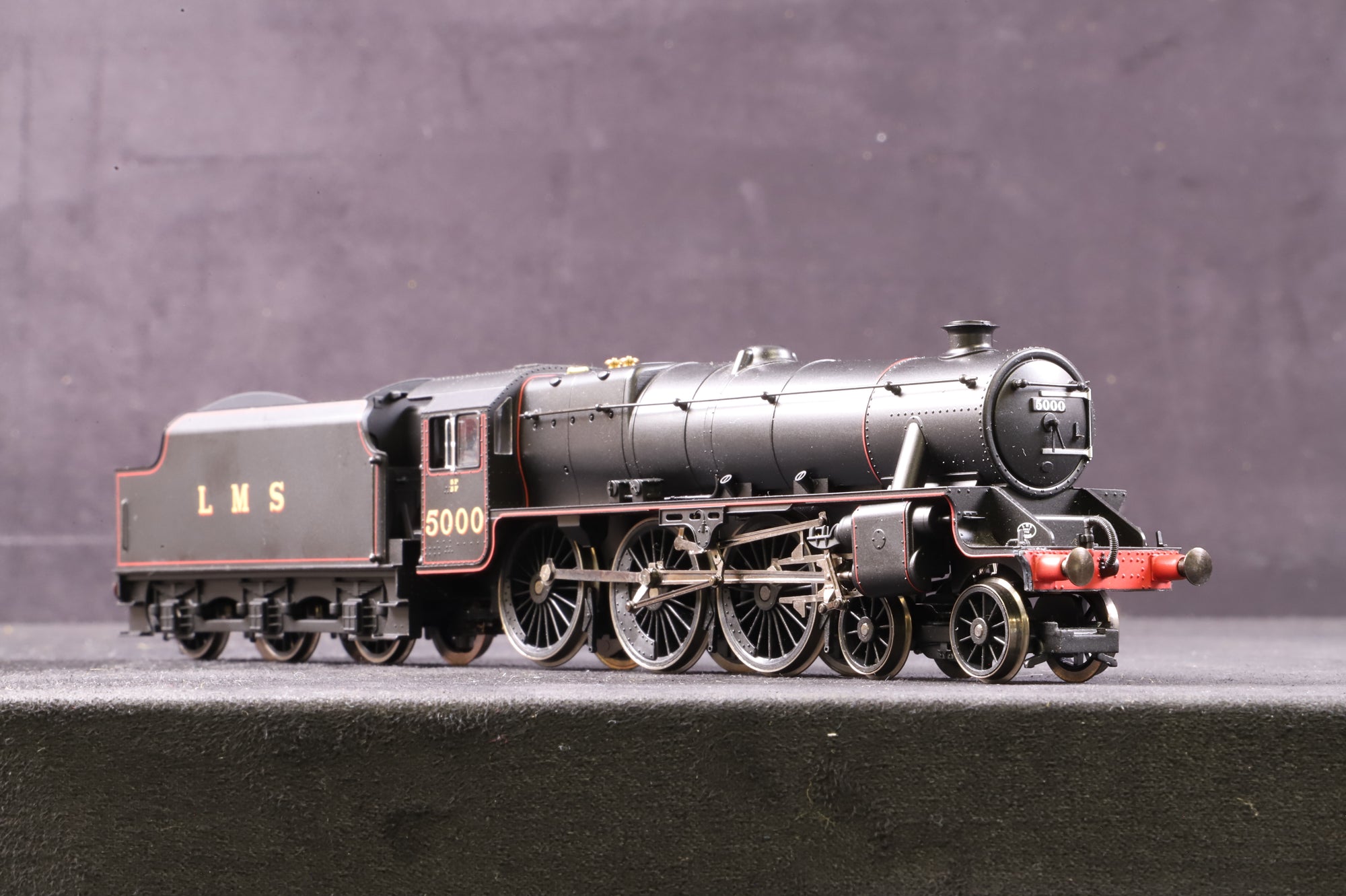 Hornby OO R2323 Class 5MT Black Five 4-6-0 '5000' LMS Lined Black
