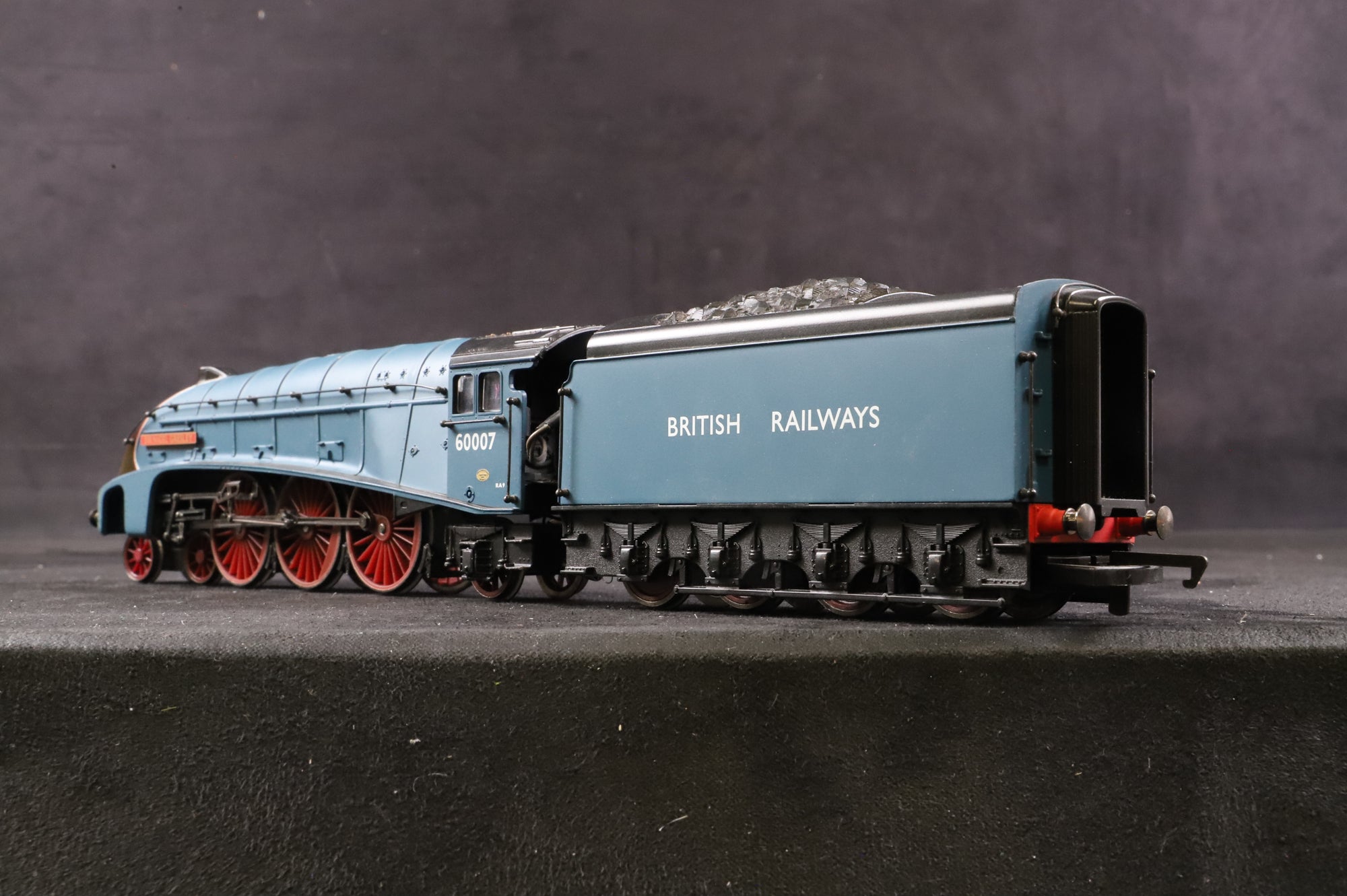 Hornby OO R2149 BR 4-6-2 Class A4 'Sir Nigel Gresley', DCC Sound