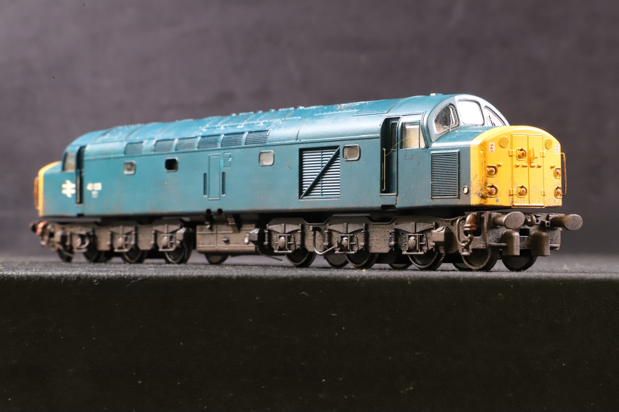 WORKSHOP Bachmann OO Class 40 40025 in BR Blue - Weathered