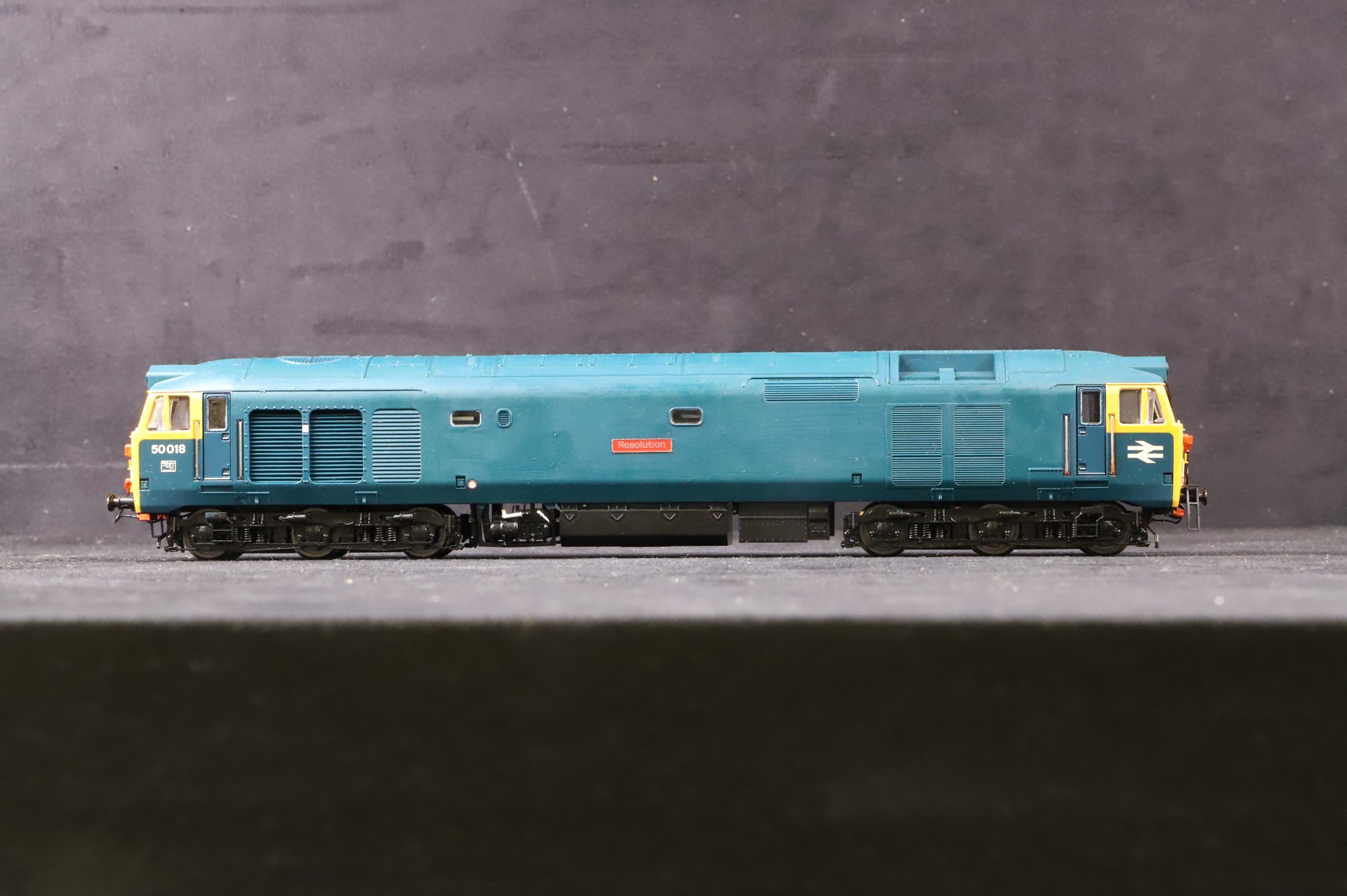 WORKSHOP Hornby OO Class 50 50018 'Resolution' in BR Blue