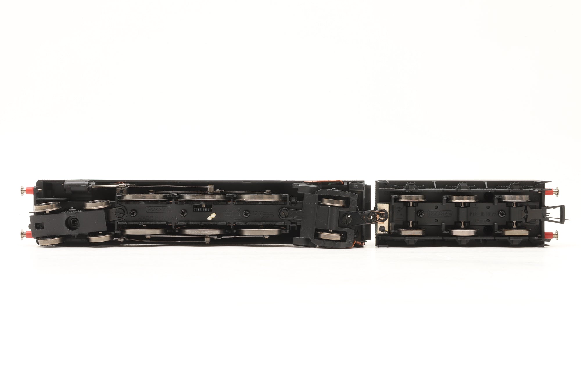 Hornby OO R2661M The Bournemouth Belle Train Pack