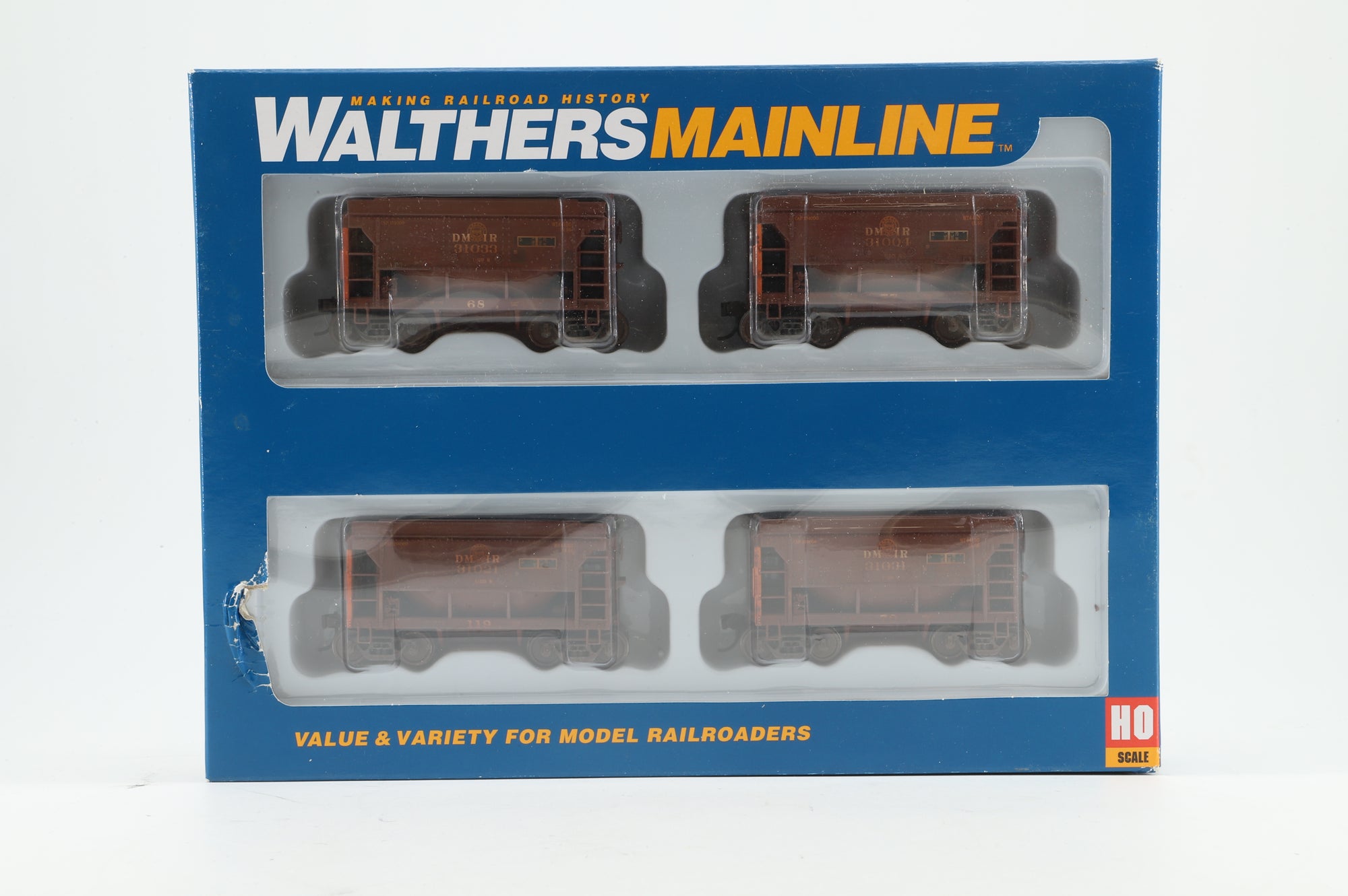 Walthers HO 910-58059 4-Pack of 24' MN Taconite Ore Cars in DMIR Livery - Pro-Weathered & Renumbered