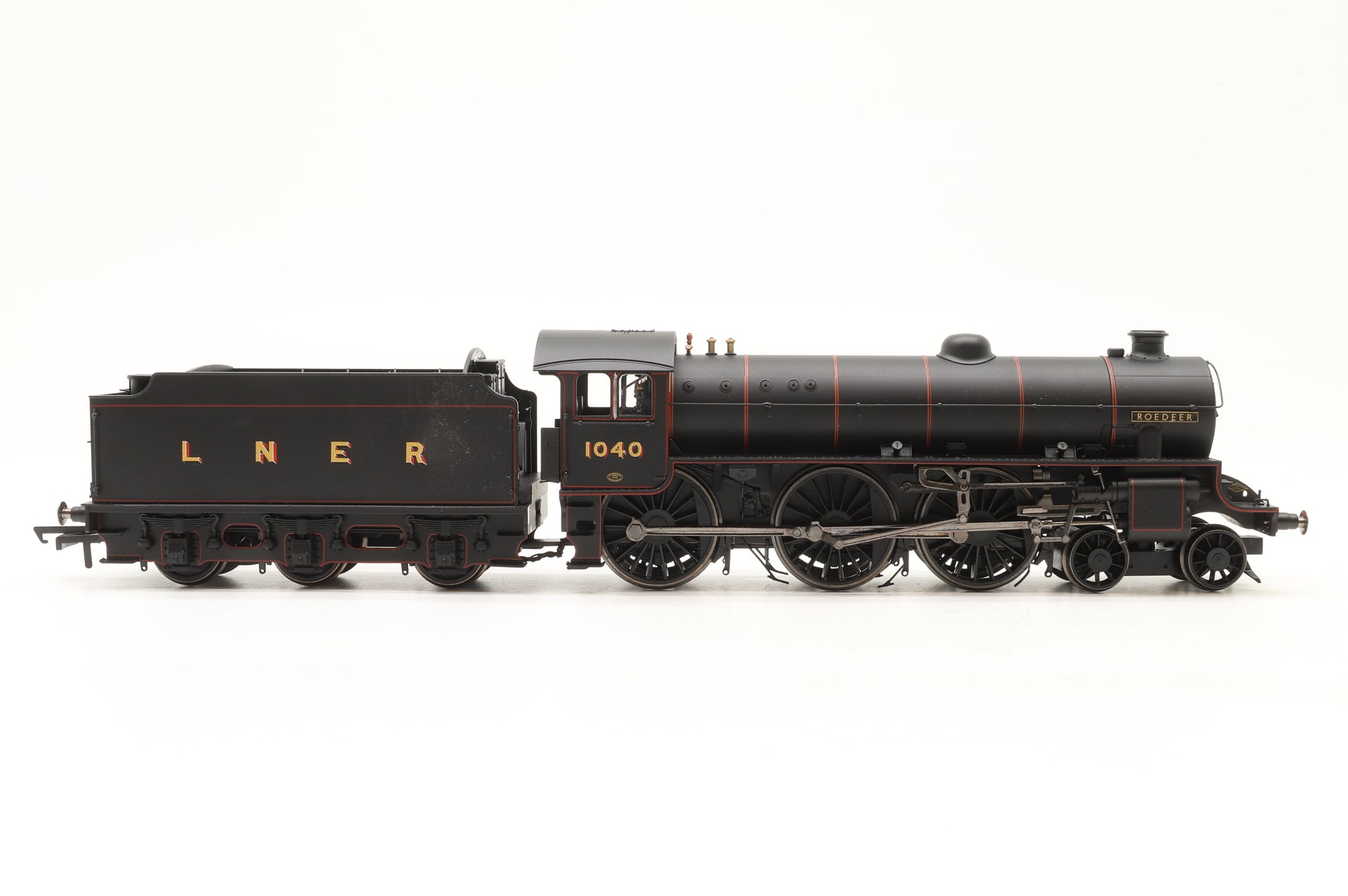 Hornby OO R2998 Class B1 '1040' 'Roedeer' LNER Lined Black