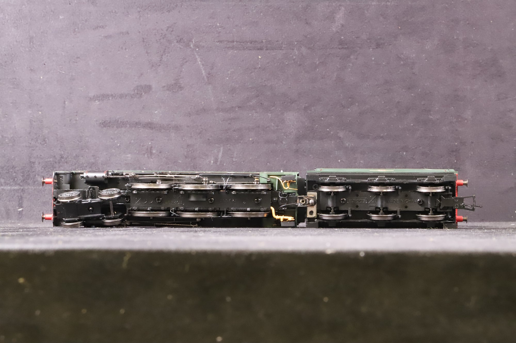 Hornby OO R2729X Royal Scot Class 4-6-0 '46144' 'Honourable Artillery Company' BR Lined Green L/C DCC Removed