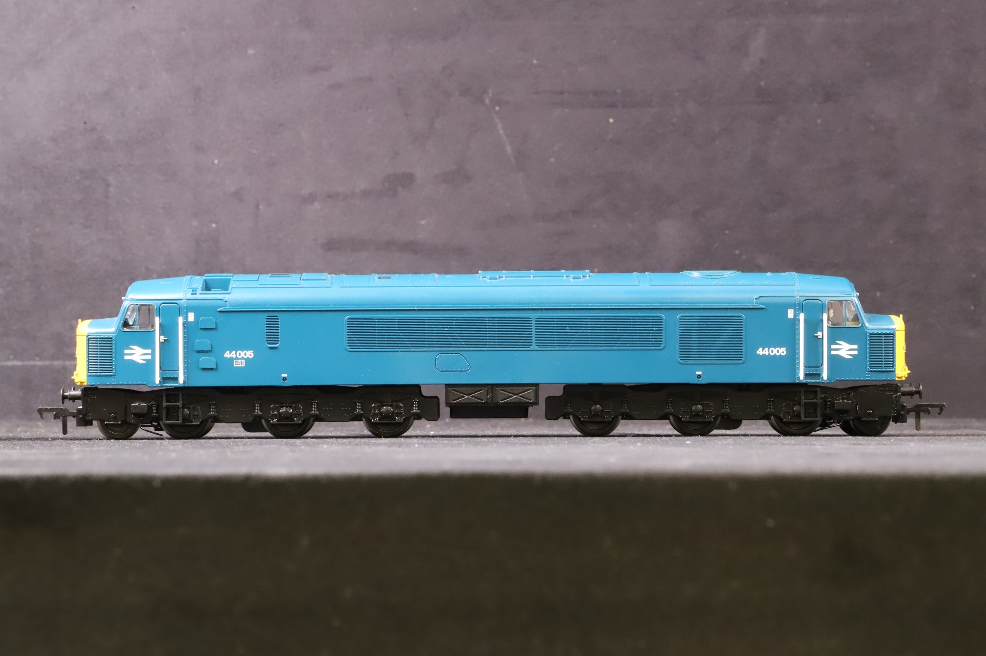 Bachmann OO 32-652DS Class 44 Diesel '44005' BR Blue, DCC Sound