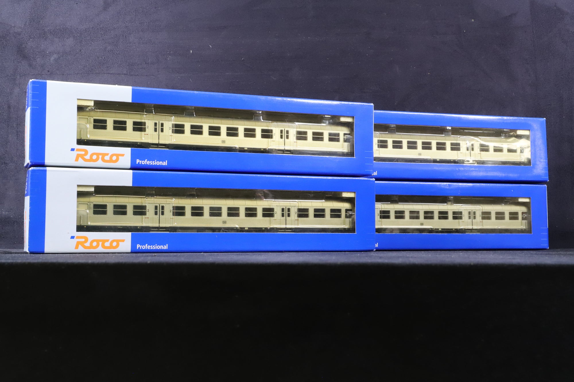 Roco HO 45481 Rake Of 4 DB Silver Coaches