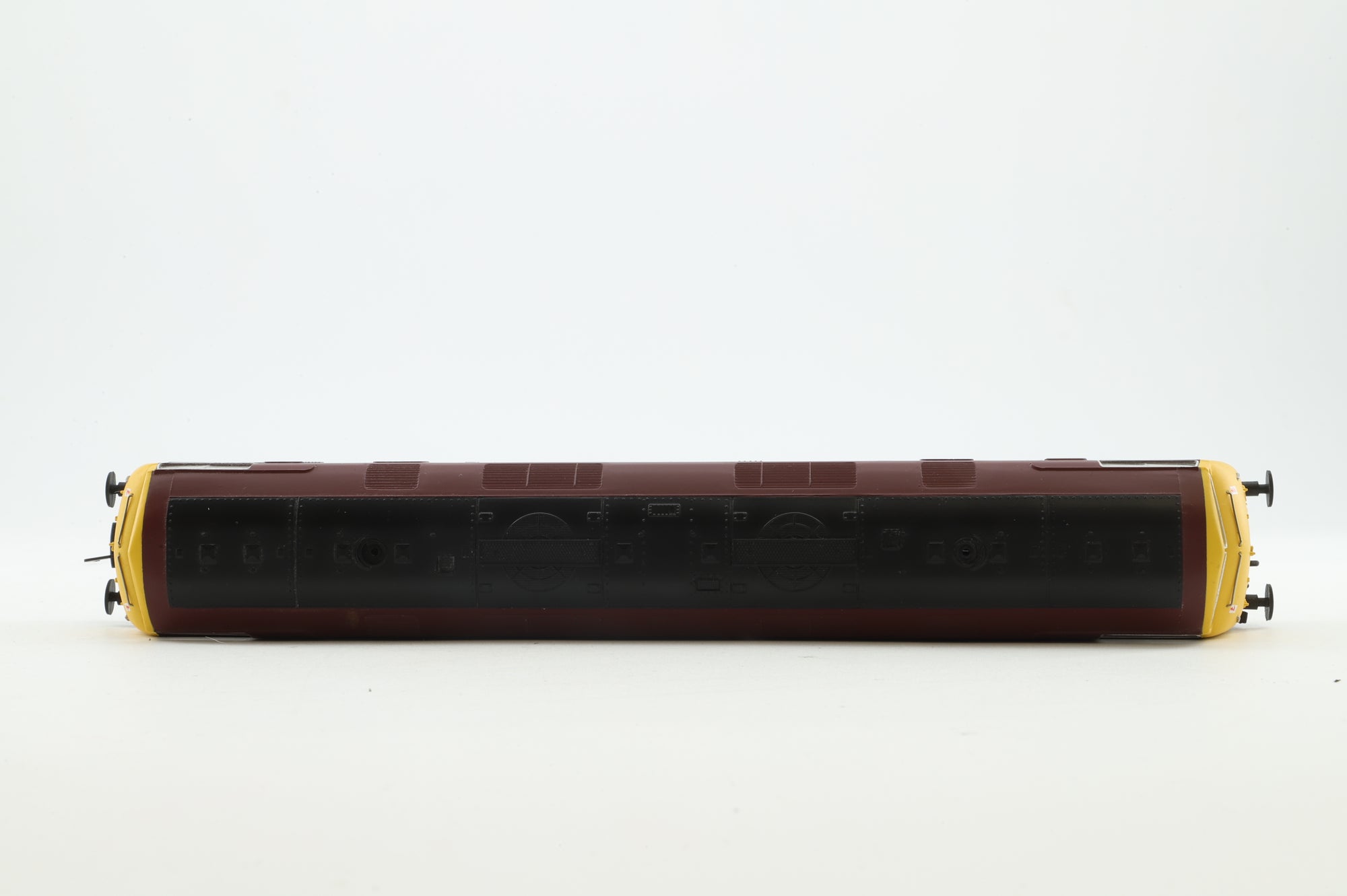 Bachmann OO 32-056 Class 42 Warship Diesel 'D806' 'Cambrian' BR Maroon