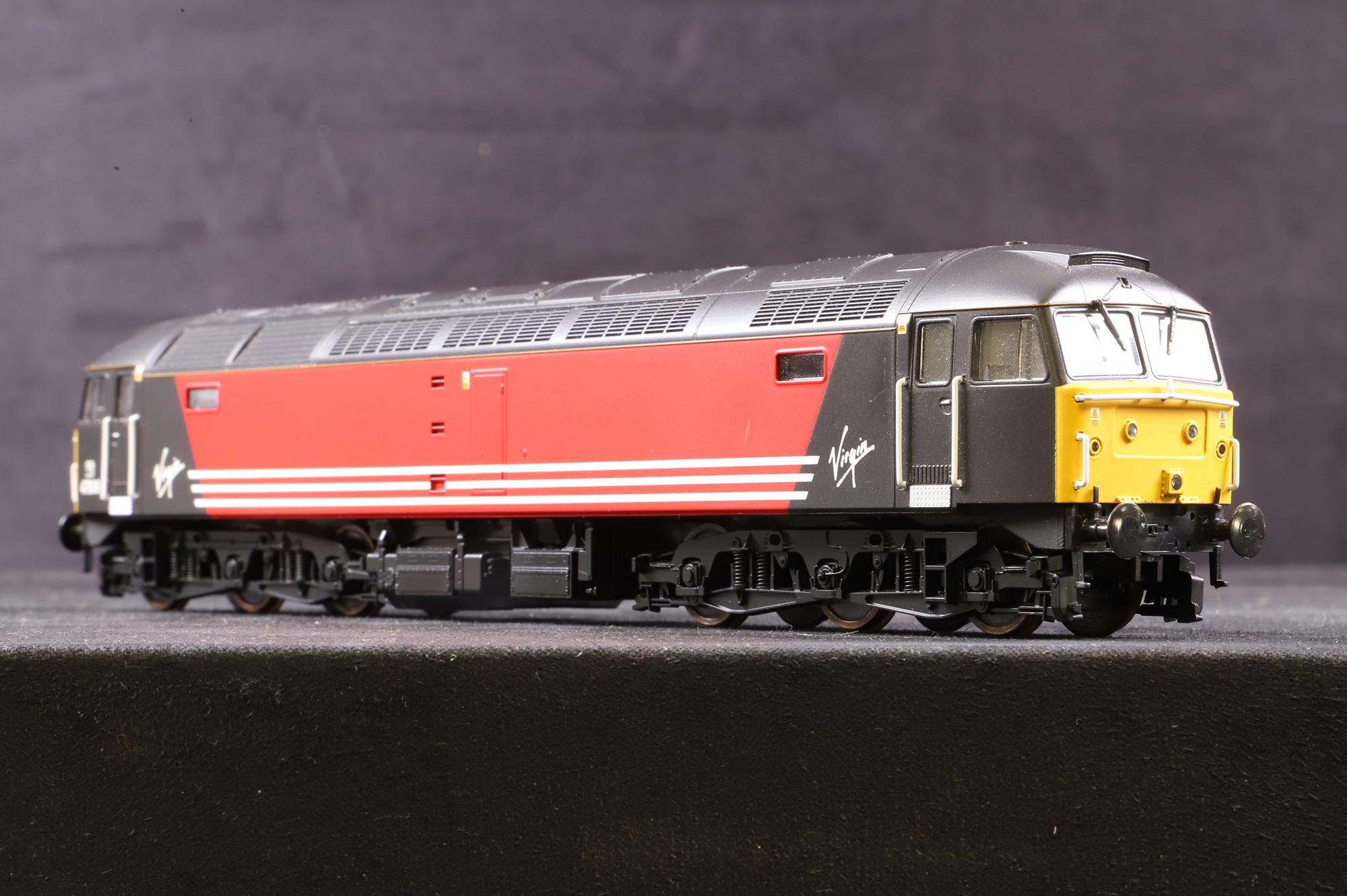 Heljan OO 4601 Class 47 '47806' Virgin Red