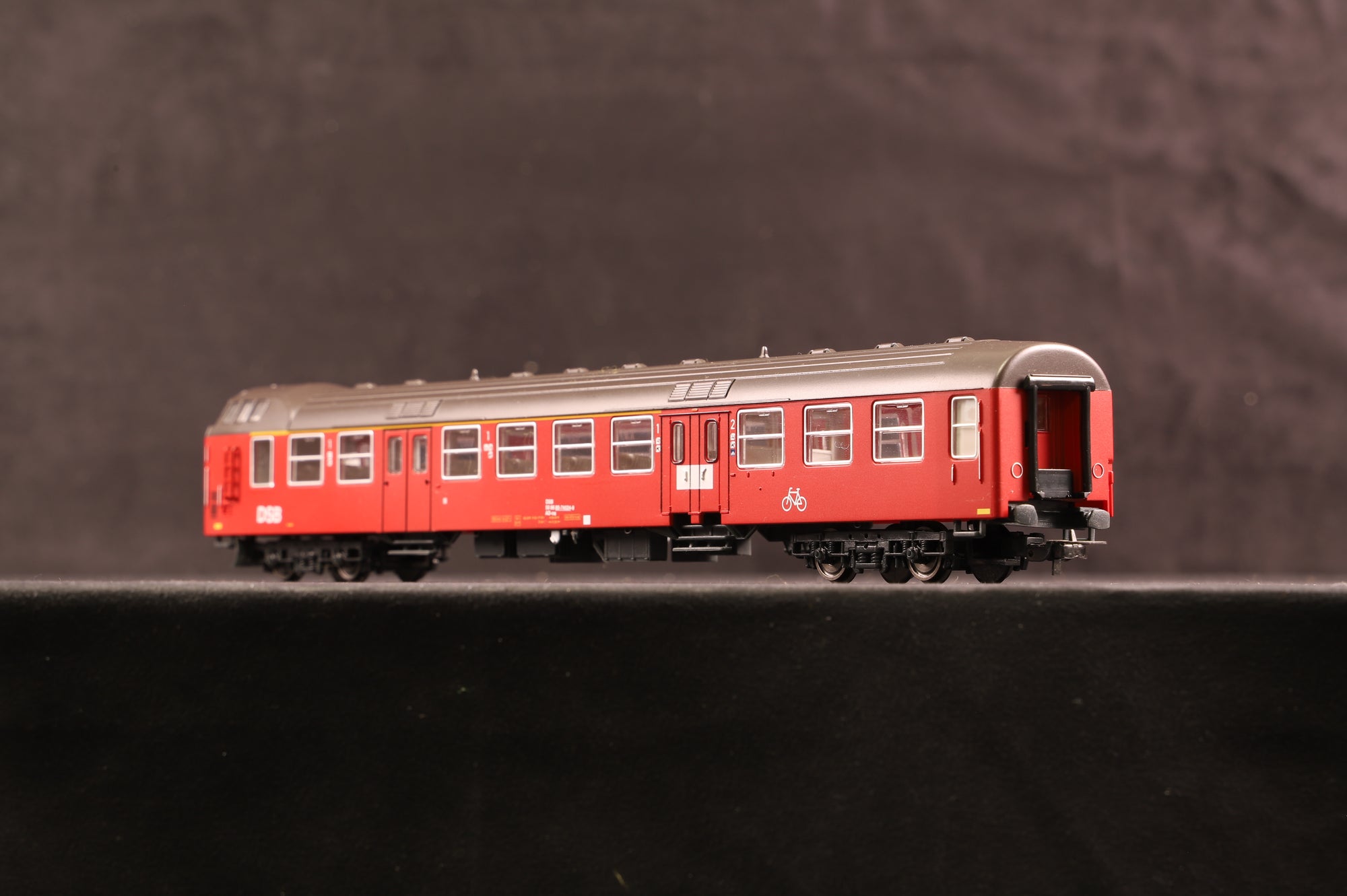 Heris HO Rake Of 4 Ex DSB TOG & TEKNO Coaches