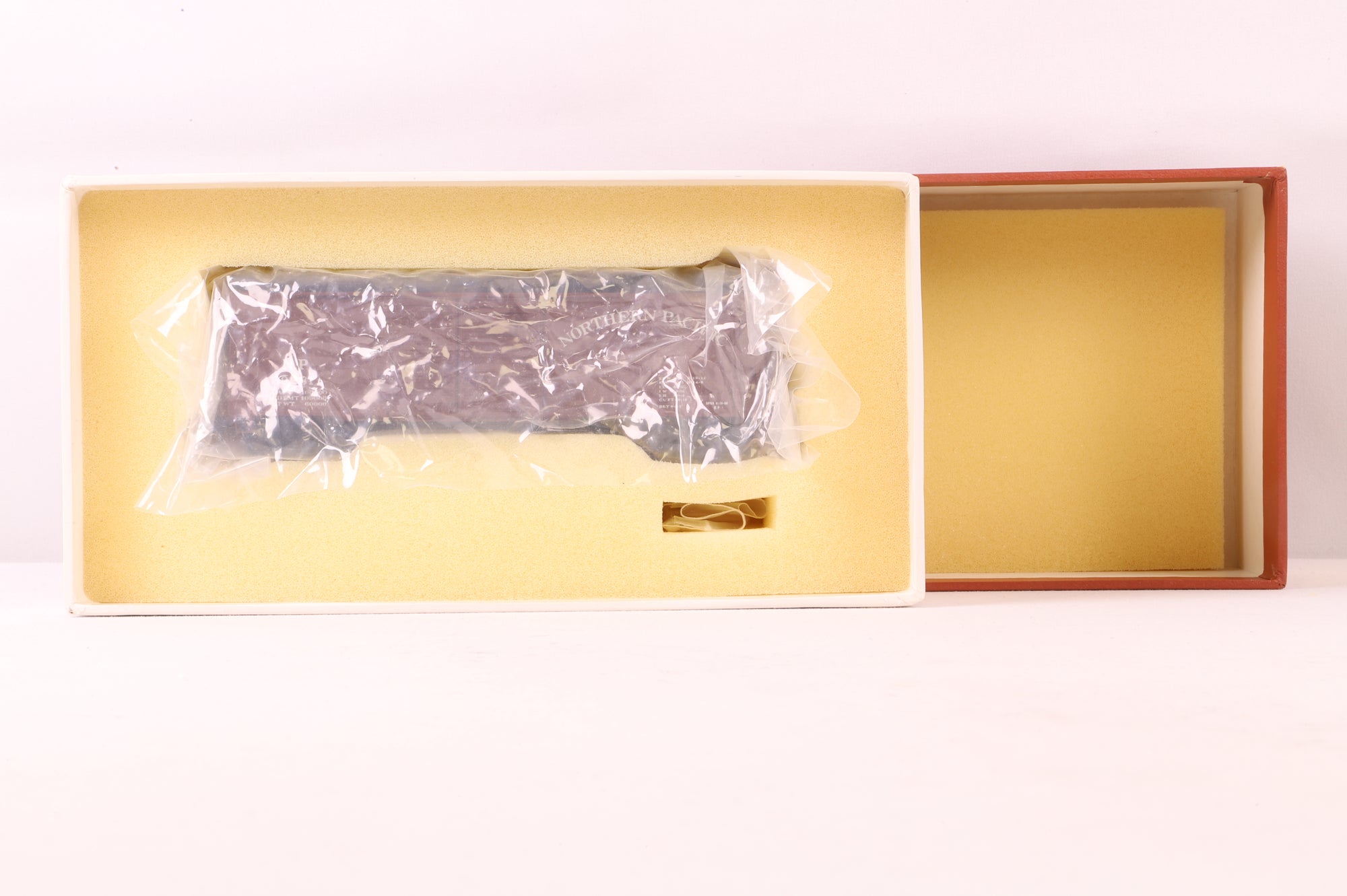 W&R Enteprises HO Brass 3235 Box Car Auto NP Round Roof Double Door 40' 1/4 '39281'