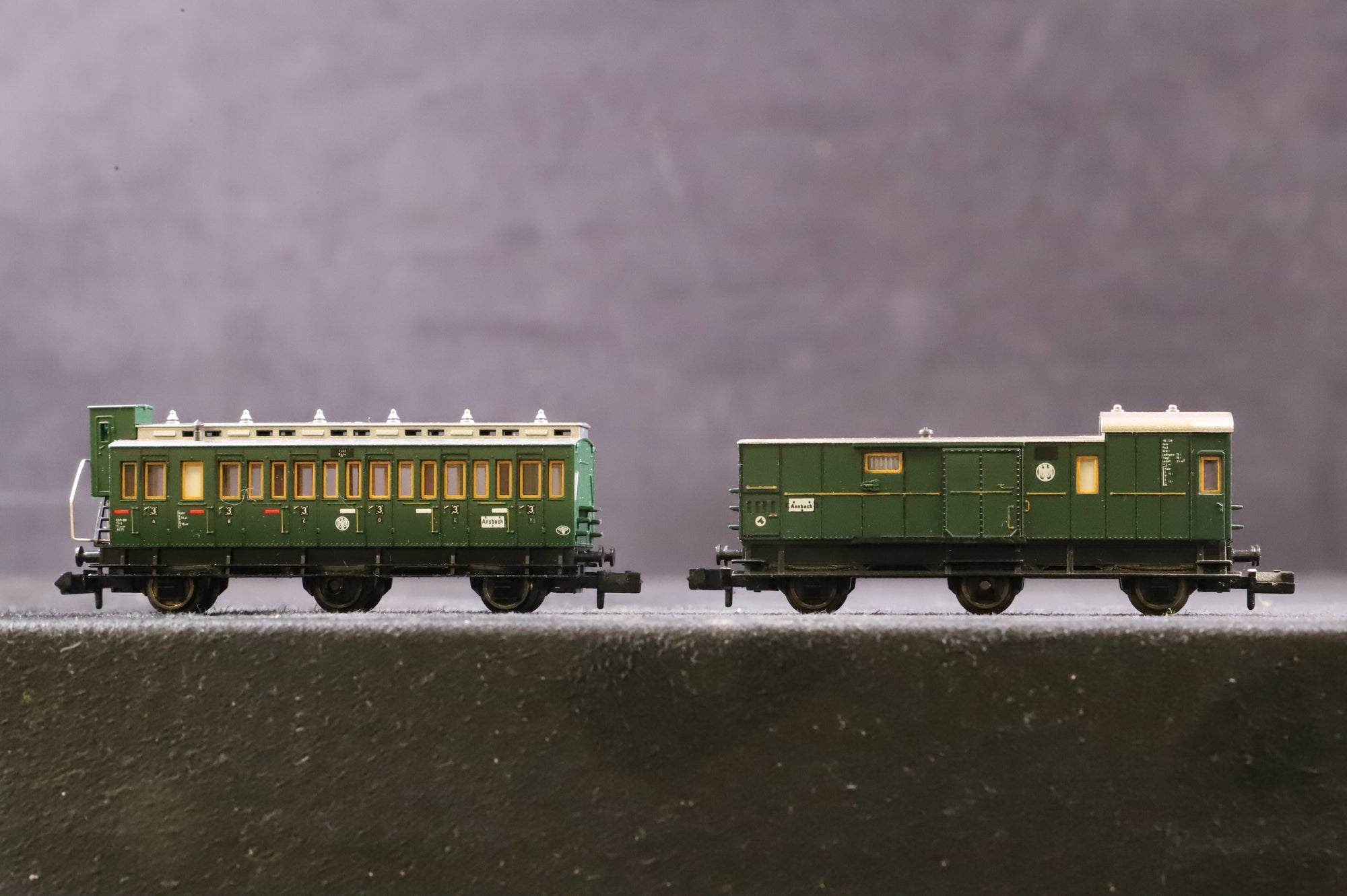 Fleischmann N Gauge Rake of 4 Green Deutsche Reichsbahn 6-Wheel Coaches