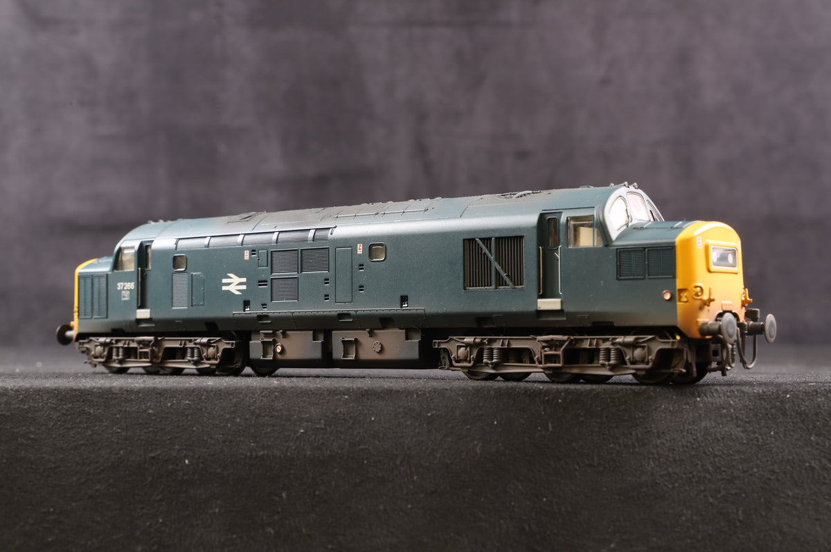 Bachmann OO 32-777 Class 37/0 &#39;37266&#39; BR Blue Renumbered &amp; Weathered