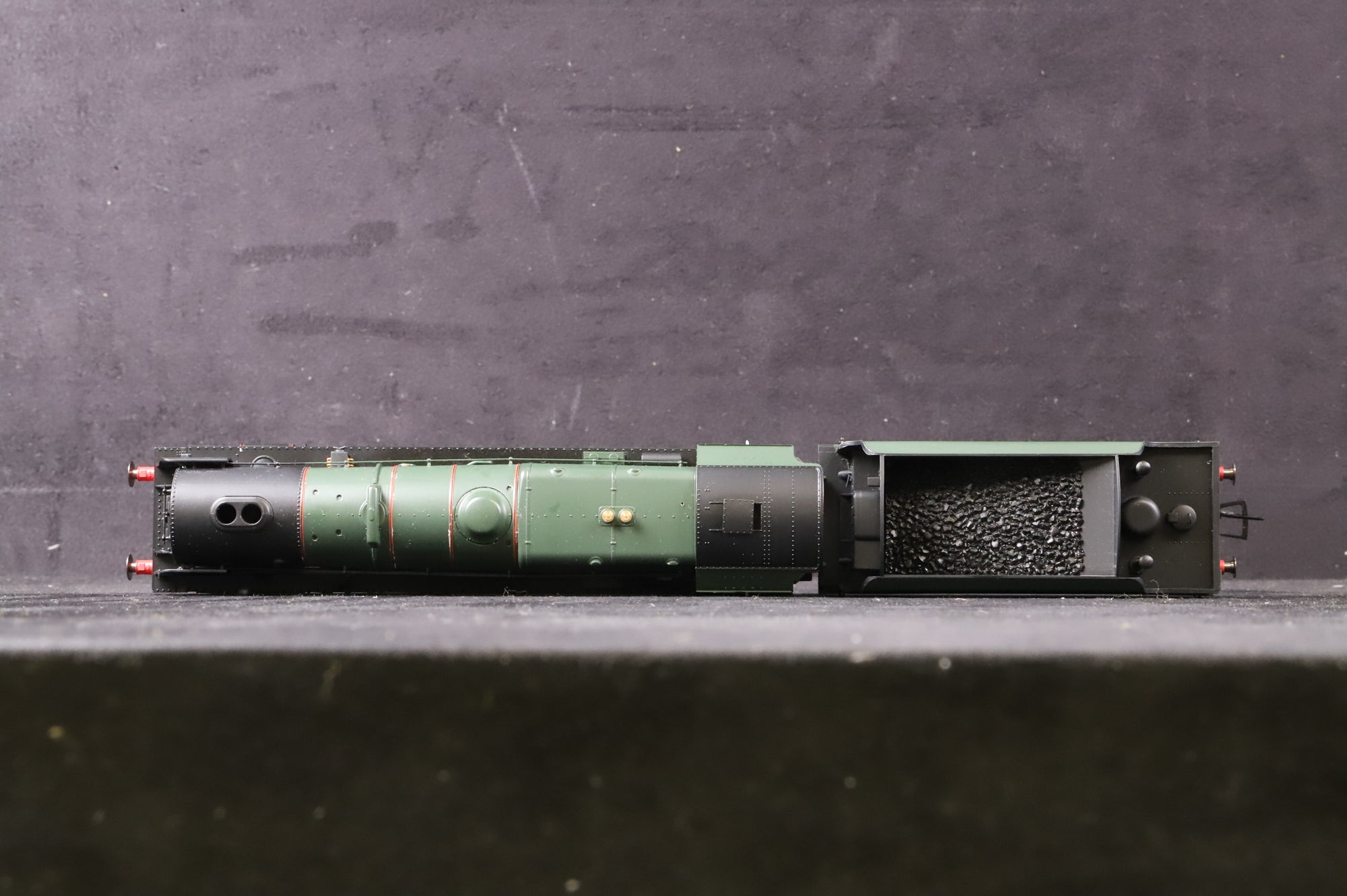 Hornby OO R2729X Royal Scot Class 4-6-0 '46144' 'Honourable Artillery Company' BR Lined Green L/C DCC Removed