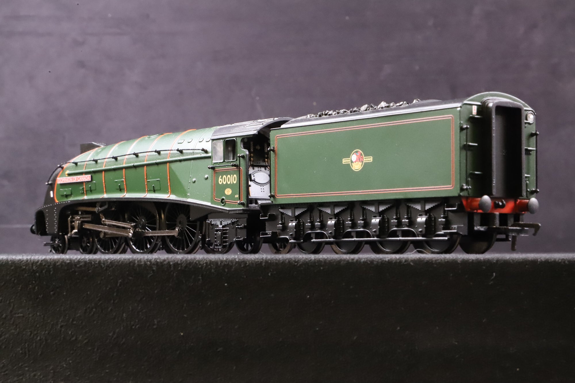 Bachmann OO 31-967 Class A4 '60010' 'Dominion Of Canada' BR Green L/C DCC Fitted