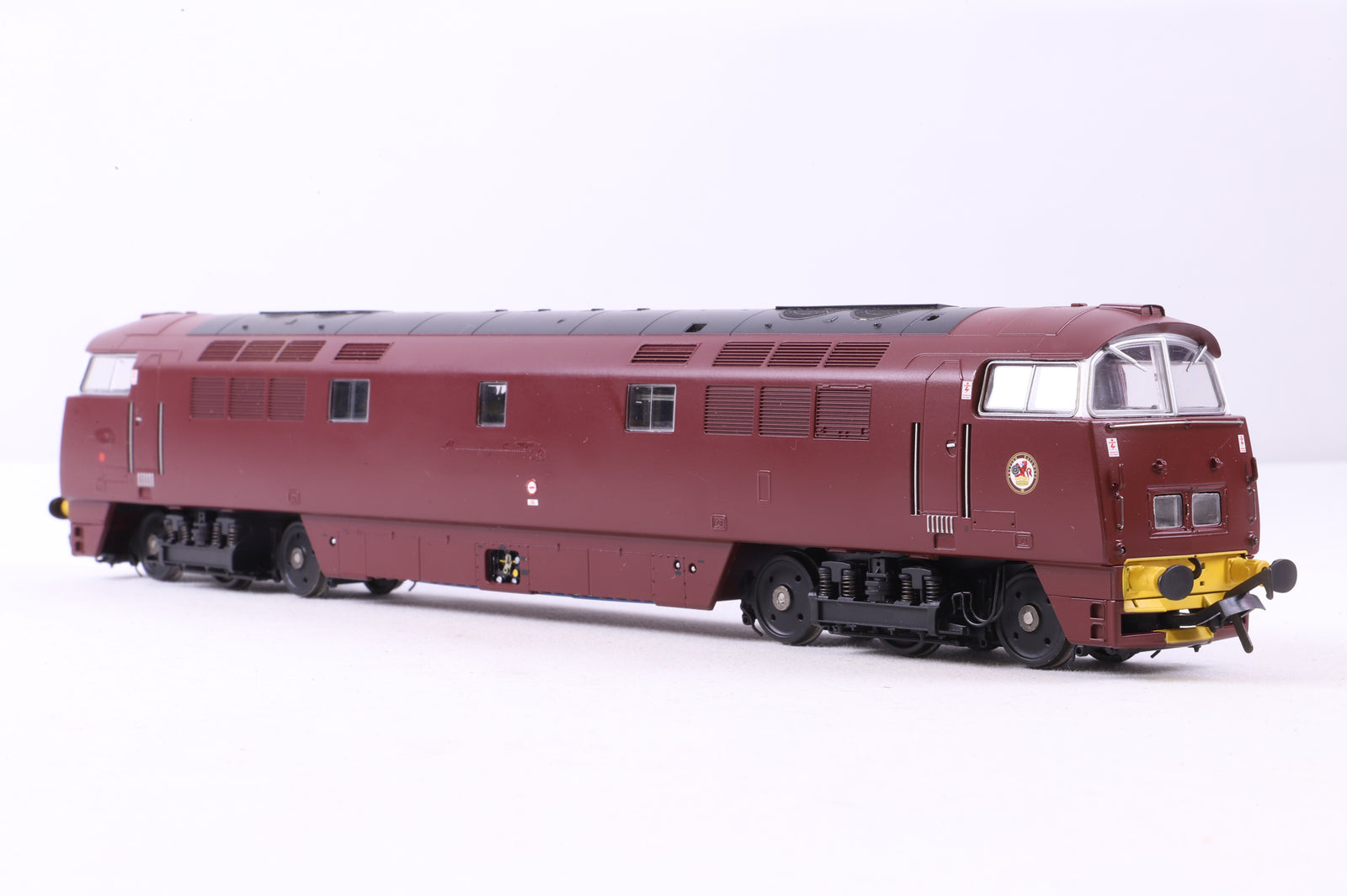 Dapol OO 4D-003-014 Class 52 'Western Harrier' BR Maroon Yellow Buffer beam