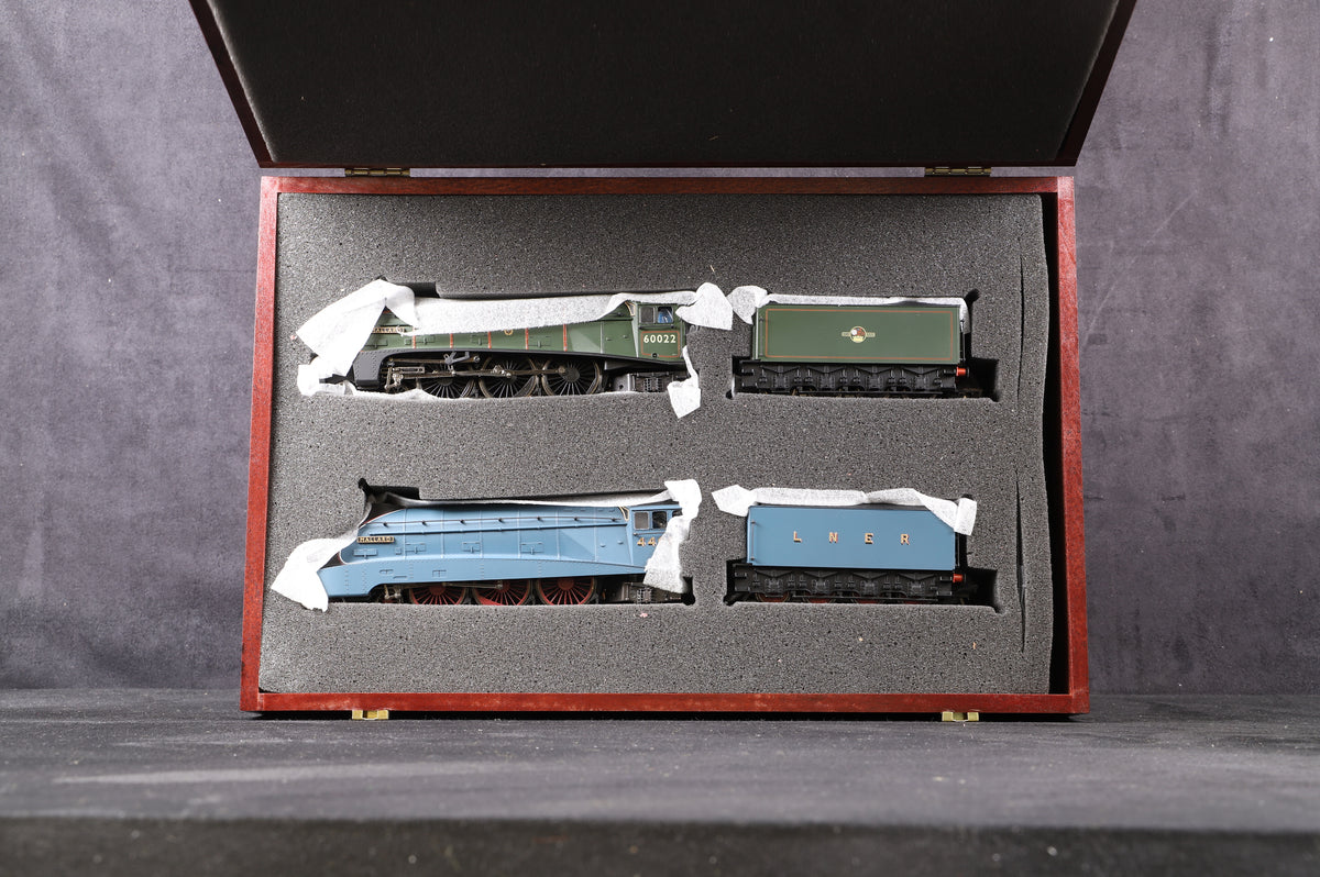 Bachmann OO 31-961 Class A4 Mallard Presentation &#39;60022&#39; BR Green L/C &amp; 4468&#39; LNER Garter Blue Ltd Ed 225/ 1000