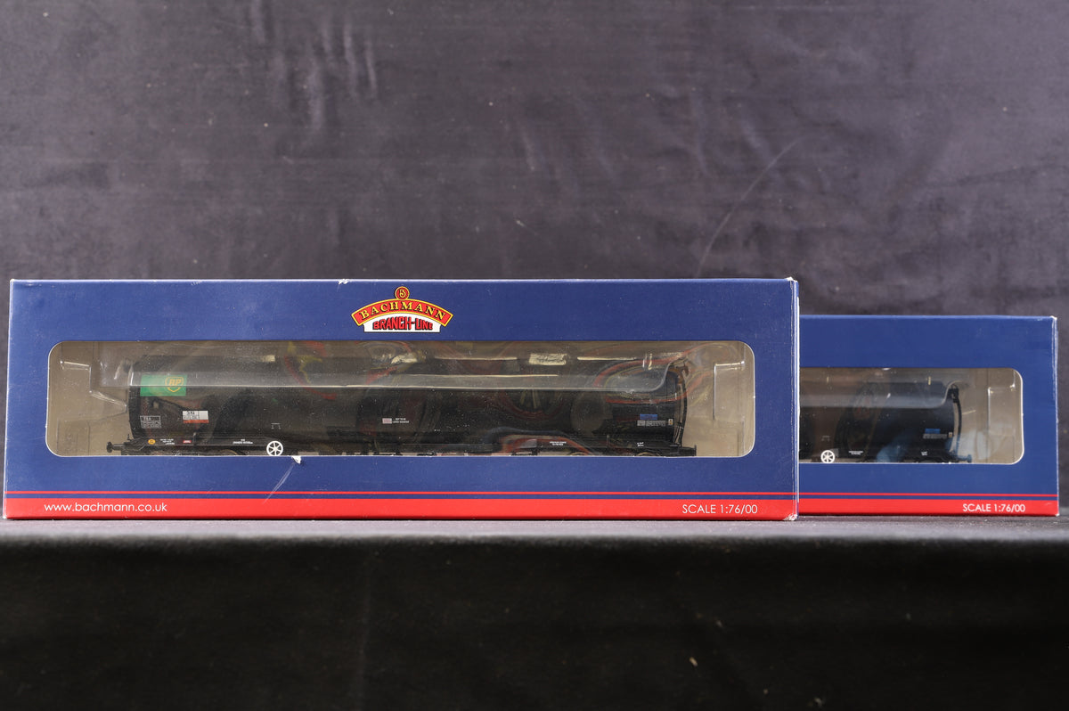 Bachmann OO 38-220A Rake of 2 TEA Bogie Tank Wagons BP Black