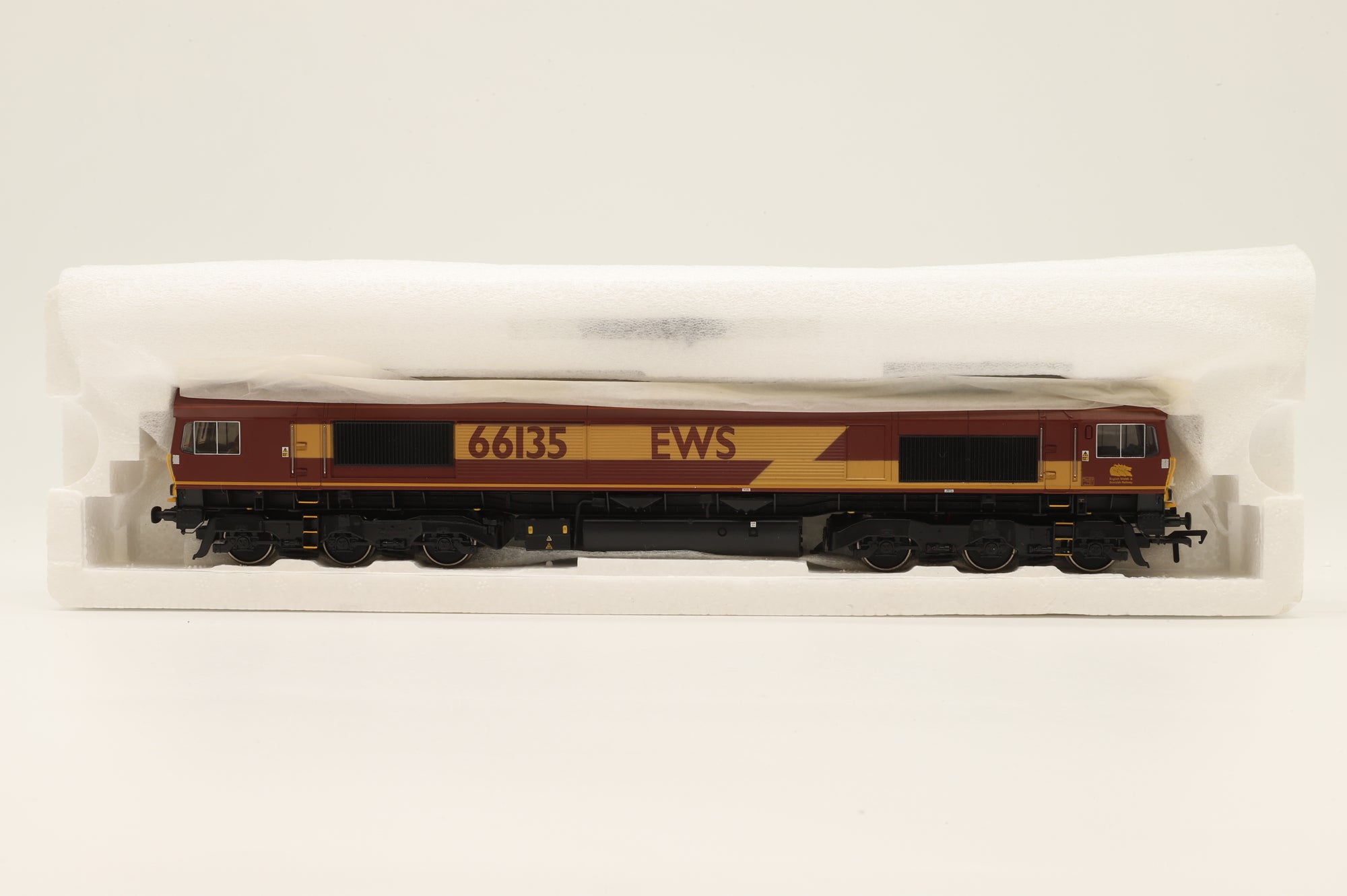 Bachmann OO 32-725 Class 66 Diesel '66135' EWS