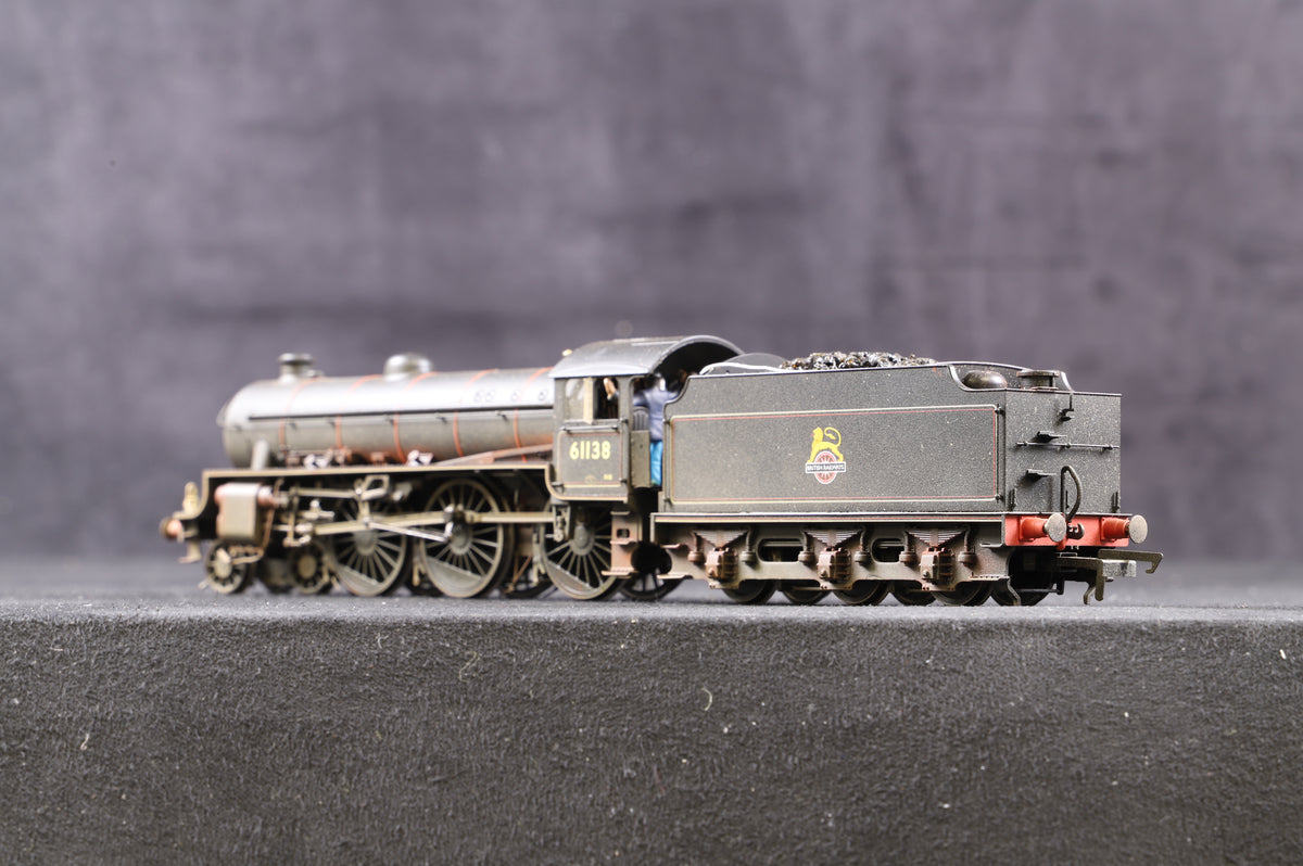 Hornby OO R2999 Class B1 &#39;61138&#39; BR Lined Black E/C, Weathered