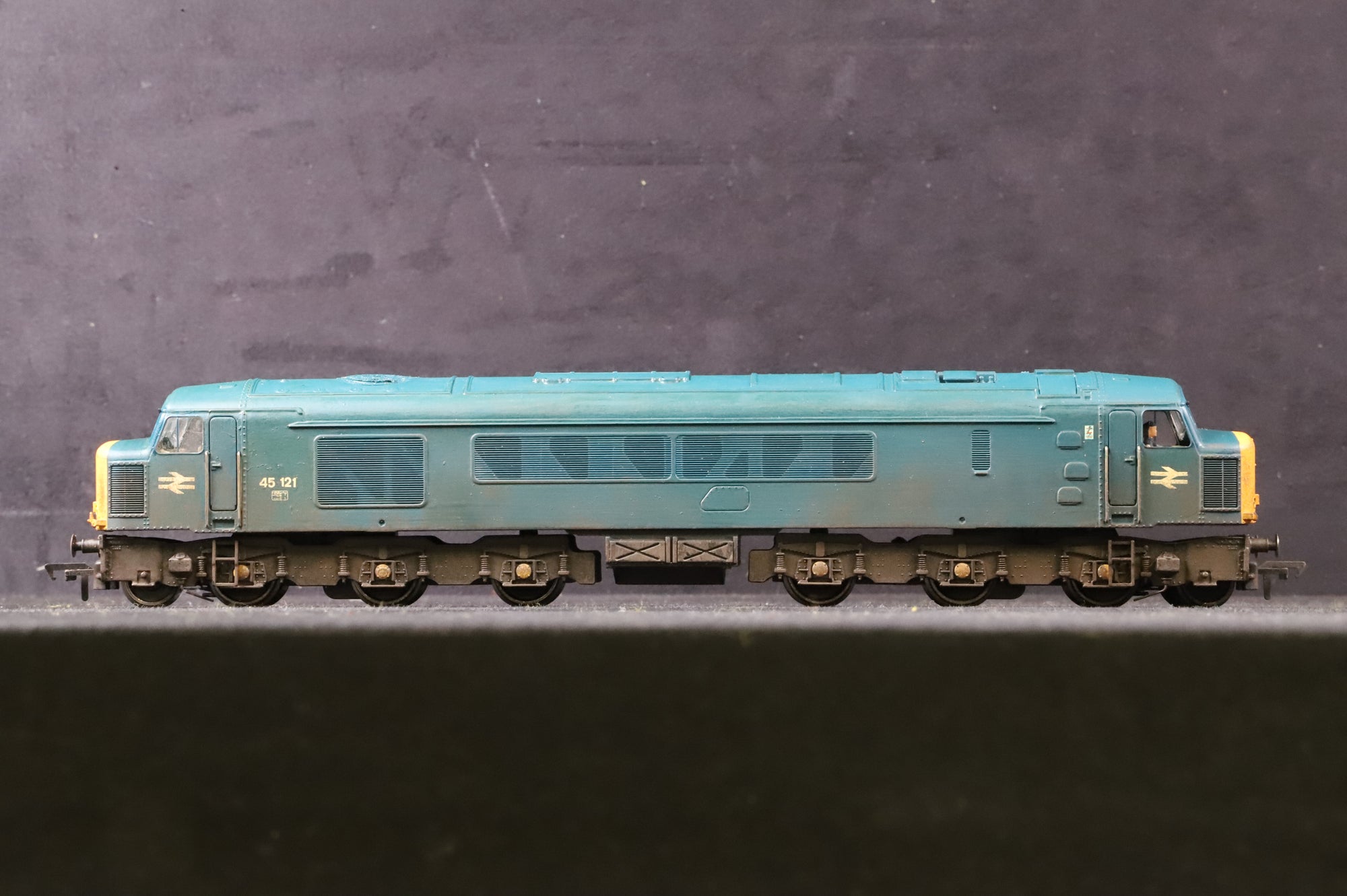 WORKSHOP Bachmann OO Class 45 45121 in BR Blue - Weathered
