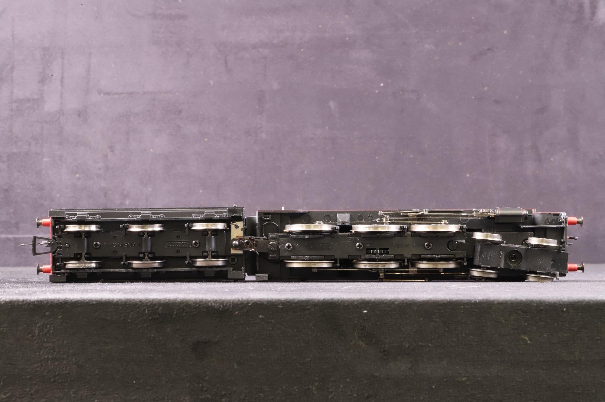 Hornby OO R2323 Class 5MT Black Five 4-6-0 '5000' LMS Lined Black