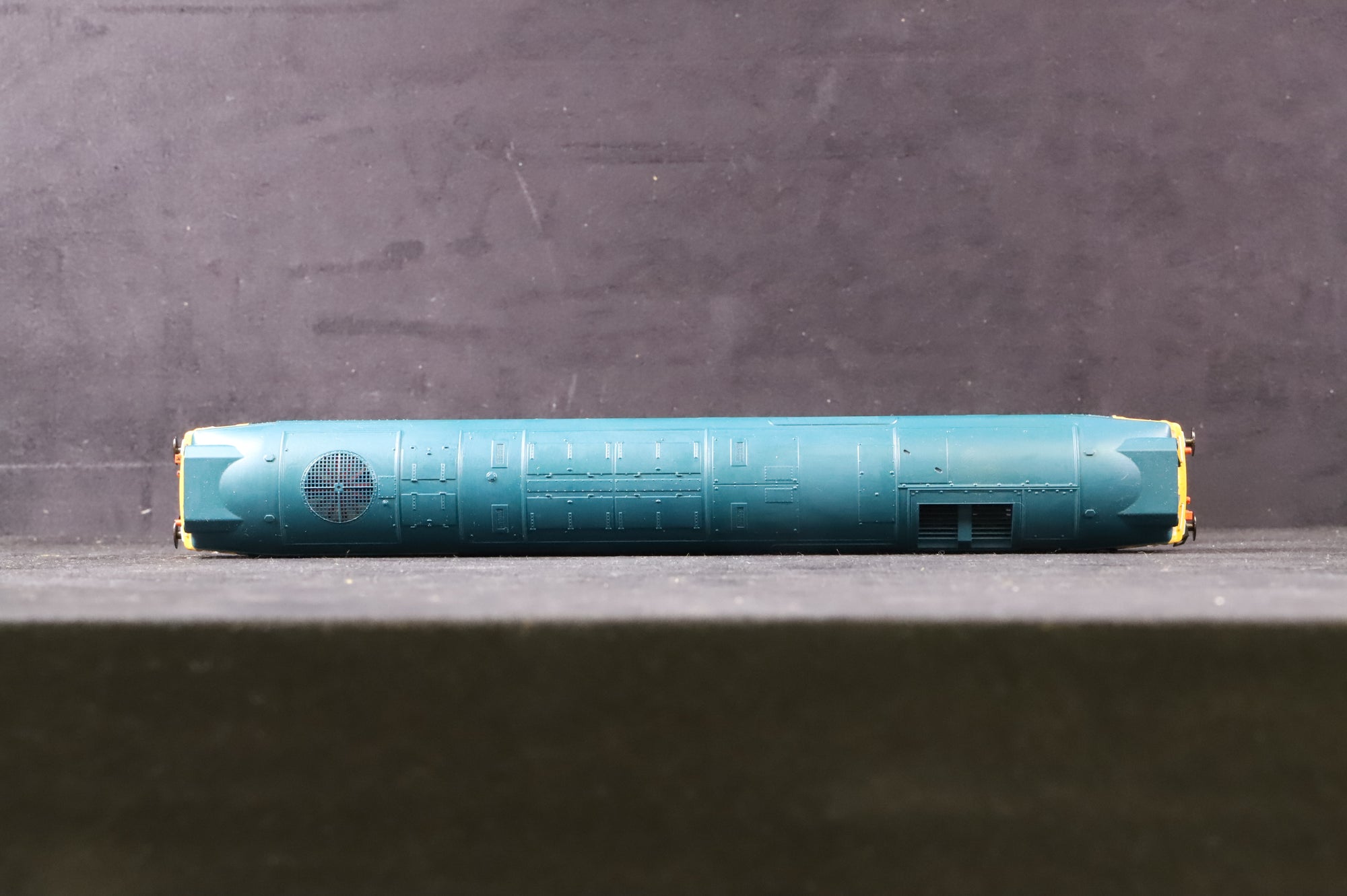 WORKSHOP Hornby OO Class 50 50018 'Resolution' in BR Blue