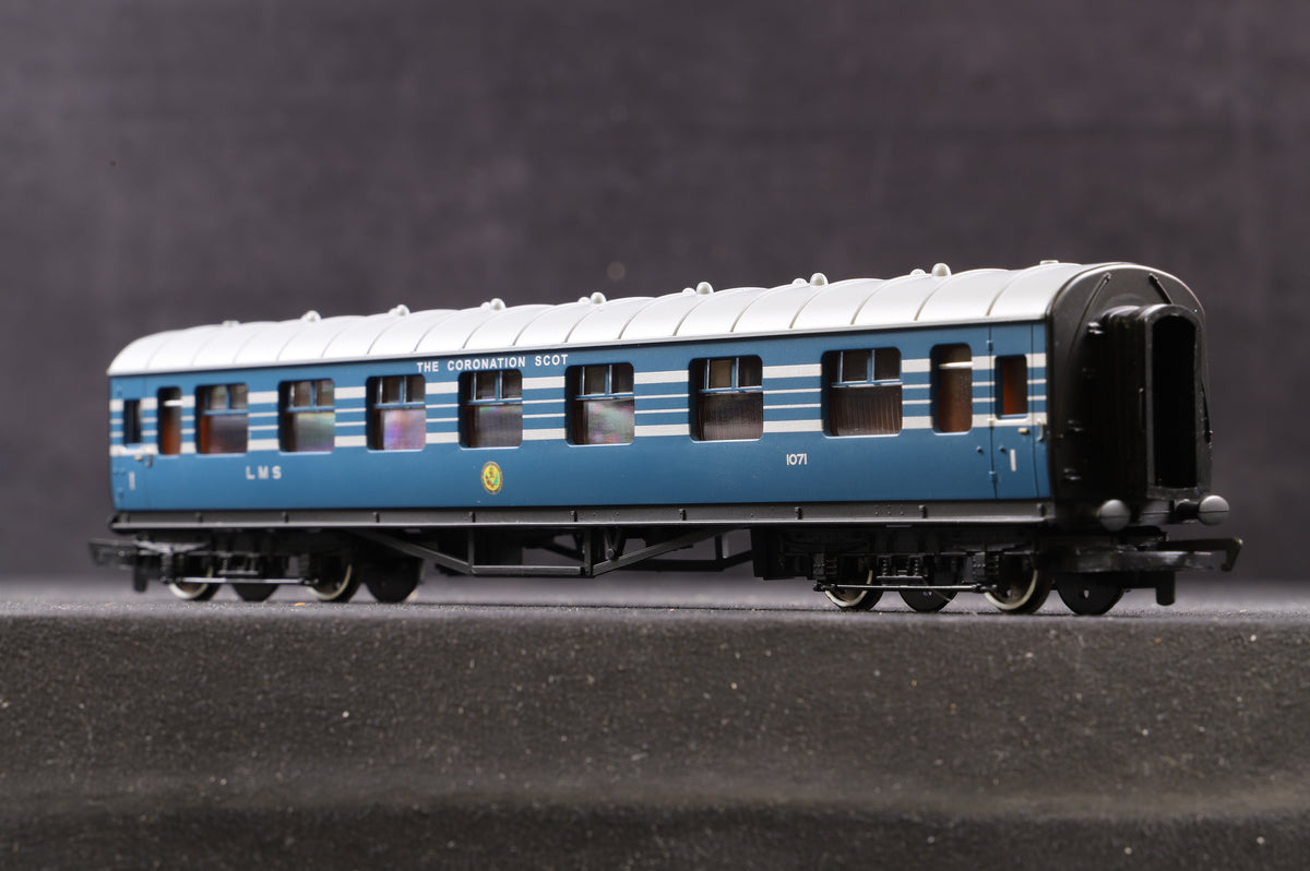 Hornby OO Rake of 5 LMS Coronation Coaches