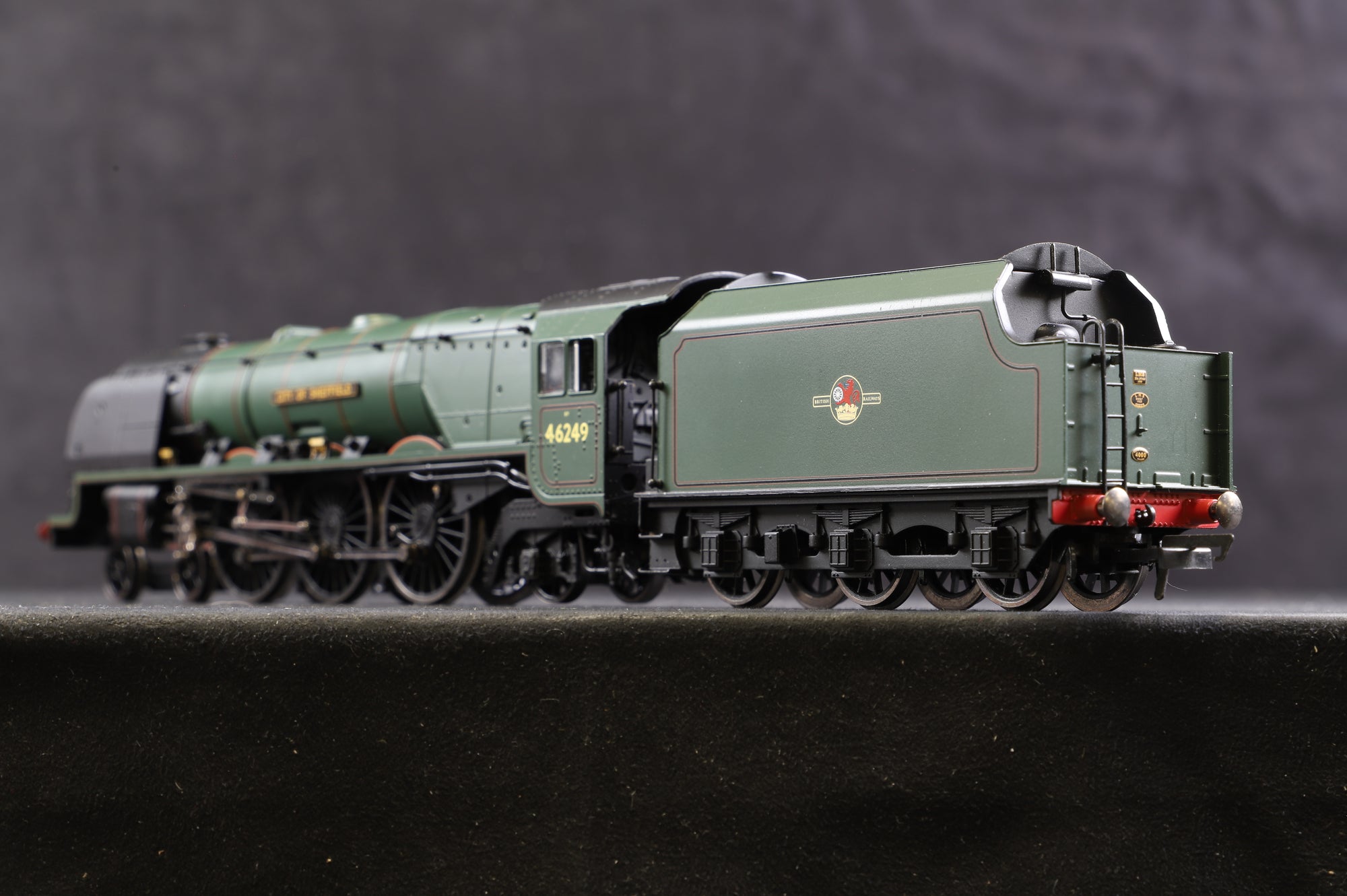 Hornby OO R2782XS LMS 'Princess Coronation' BR Green L/C '46249' 'City of Sheffield', DCC Sound