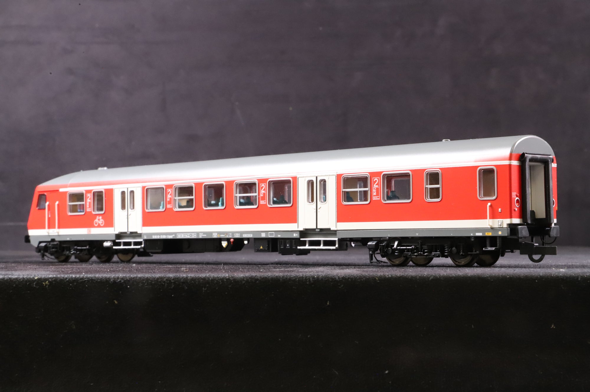 Fleischmann/Roco HO Rake of 3 DB Rolling Stock