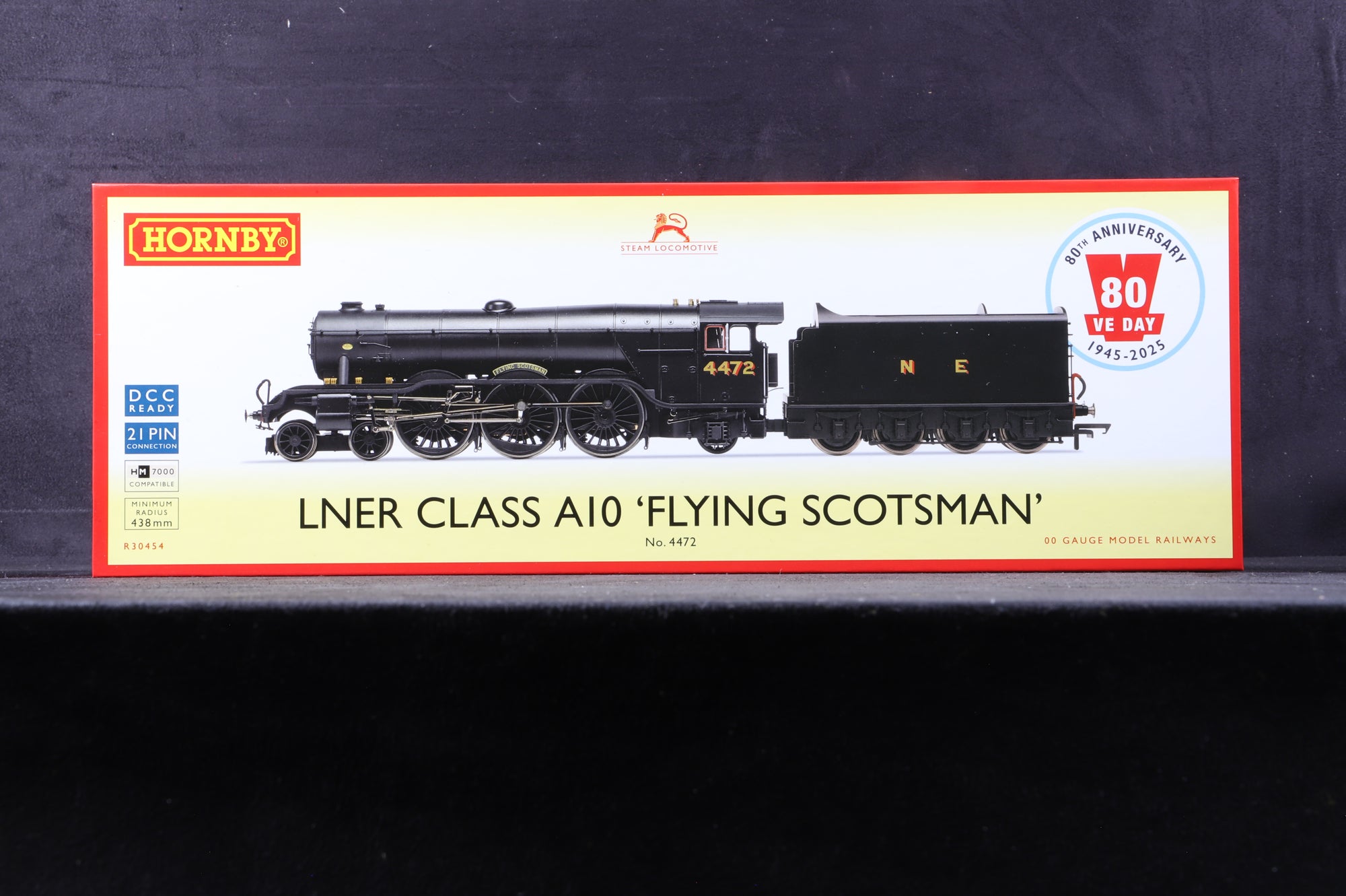 Hornby OO R30454 Class A1 '4472' 'Flying Scotsman' VE Day 80th Anniversary Black