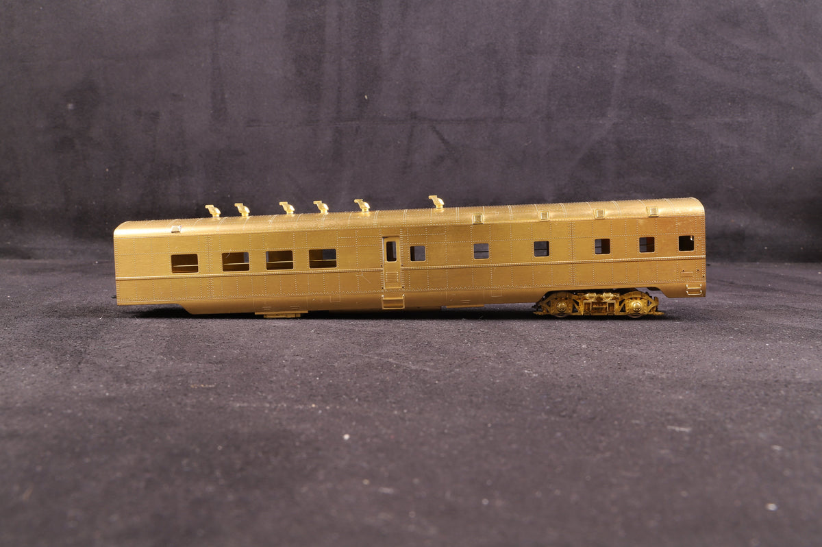 The Coach Yard HO Articulated Diner #5100-5104, Plain Brass