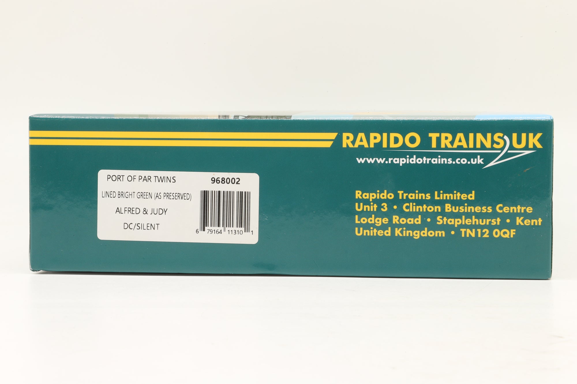 Rapido OO 968002 Port Of Par Twins 'Alfred & Judy' Lined Bright Green