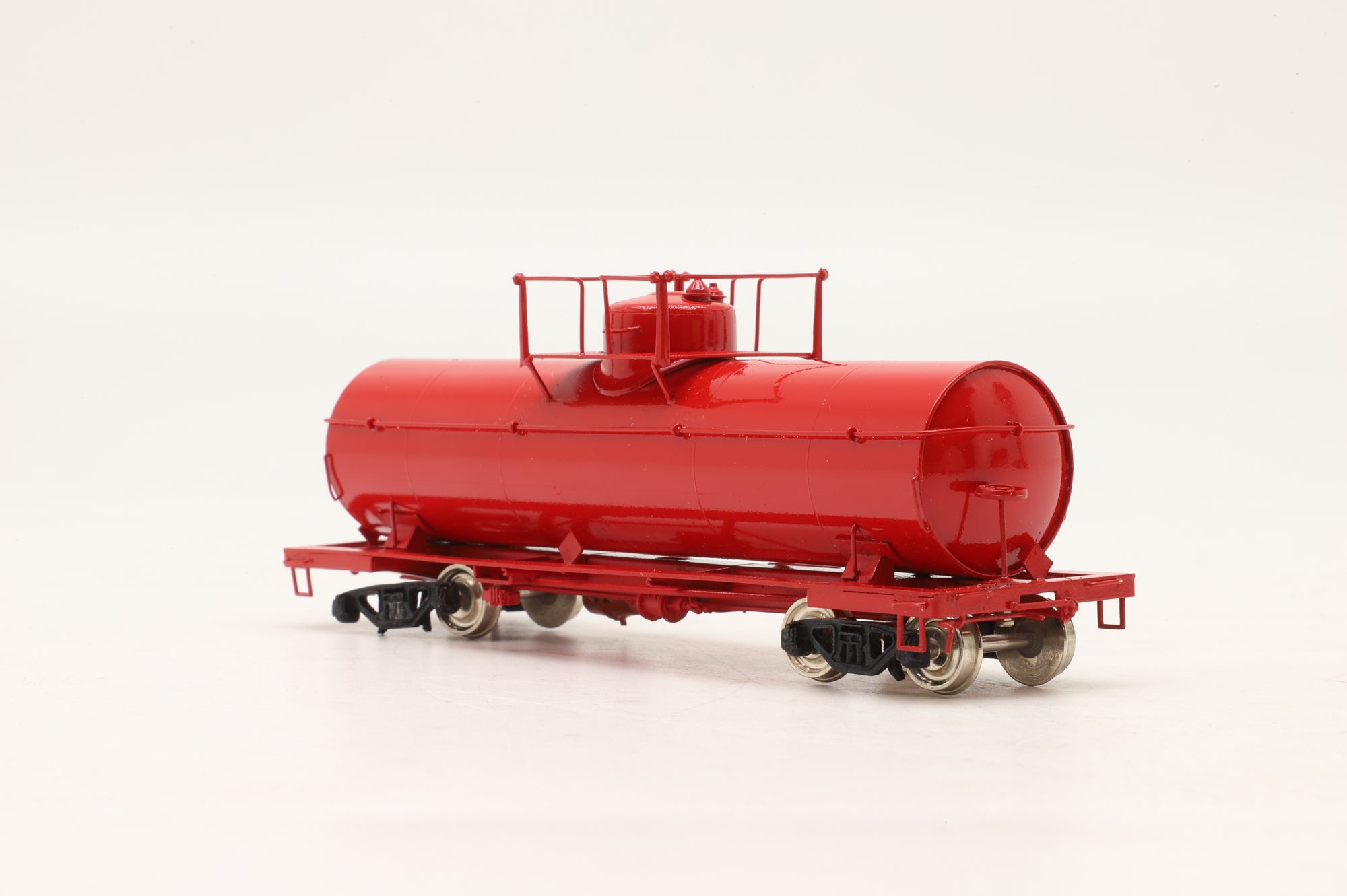 Iron Horse HO Brass 15658 8,000 Gallon Tank Car in Plain Red