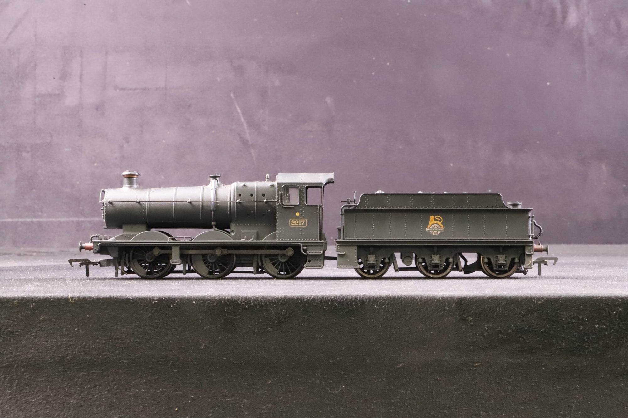 Bachmann OO 32-305 Collett Goods '2217' BR Black E/C Manor Tender Weathered