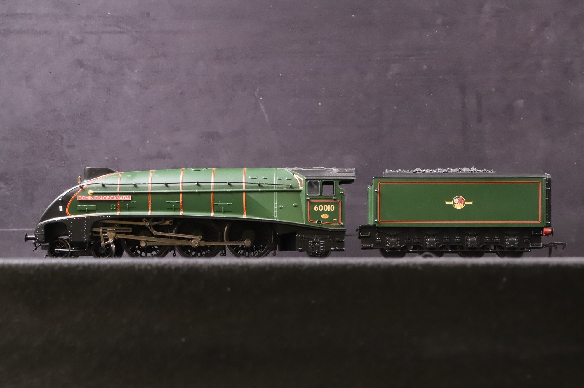 Bachmann OO 31-967 Class A4 '60010' 'Dominion Of Canada' BR Green L/C DCC Fitted