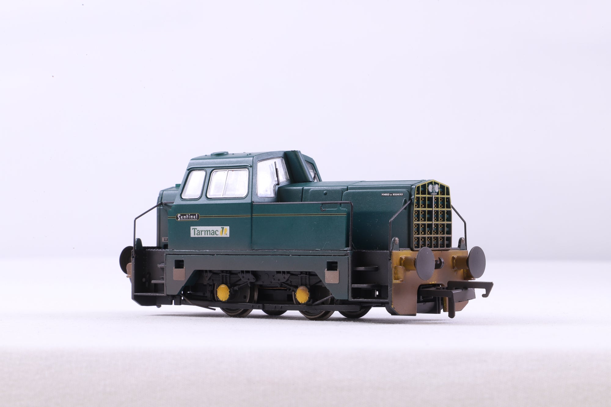 Hornby OO R3180 Tarmac 4wDM Diesel Sentinel Weathered