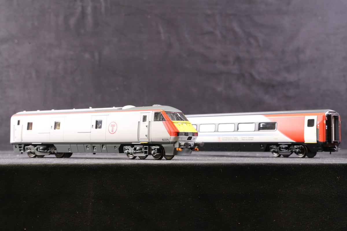 Hornby OO 4-Car Transport For Wales Train No Power Car