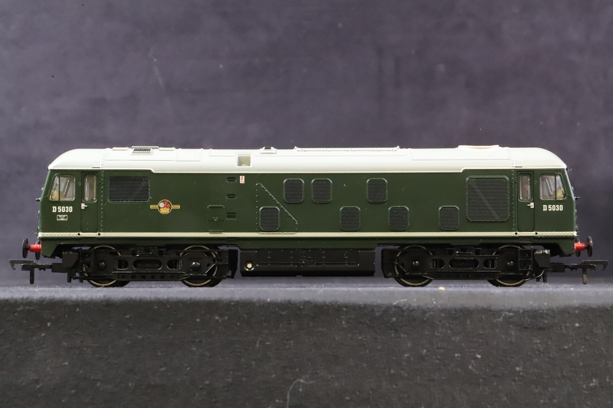 Bachmann OO 32-430DS Class 24 5030 in BR Plain Green - DCC Sound