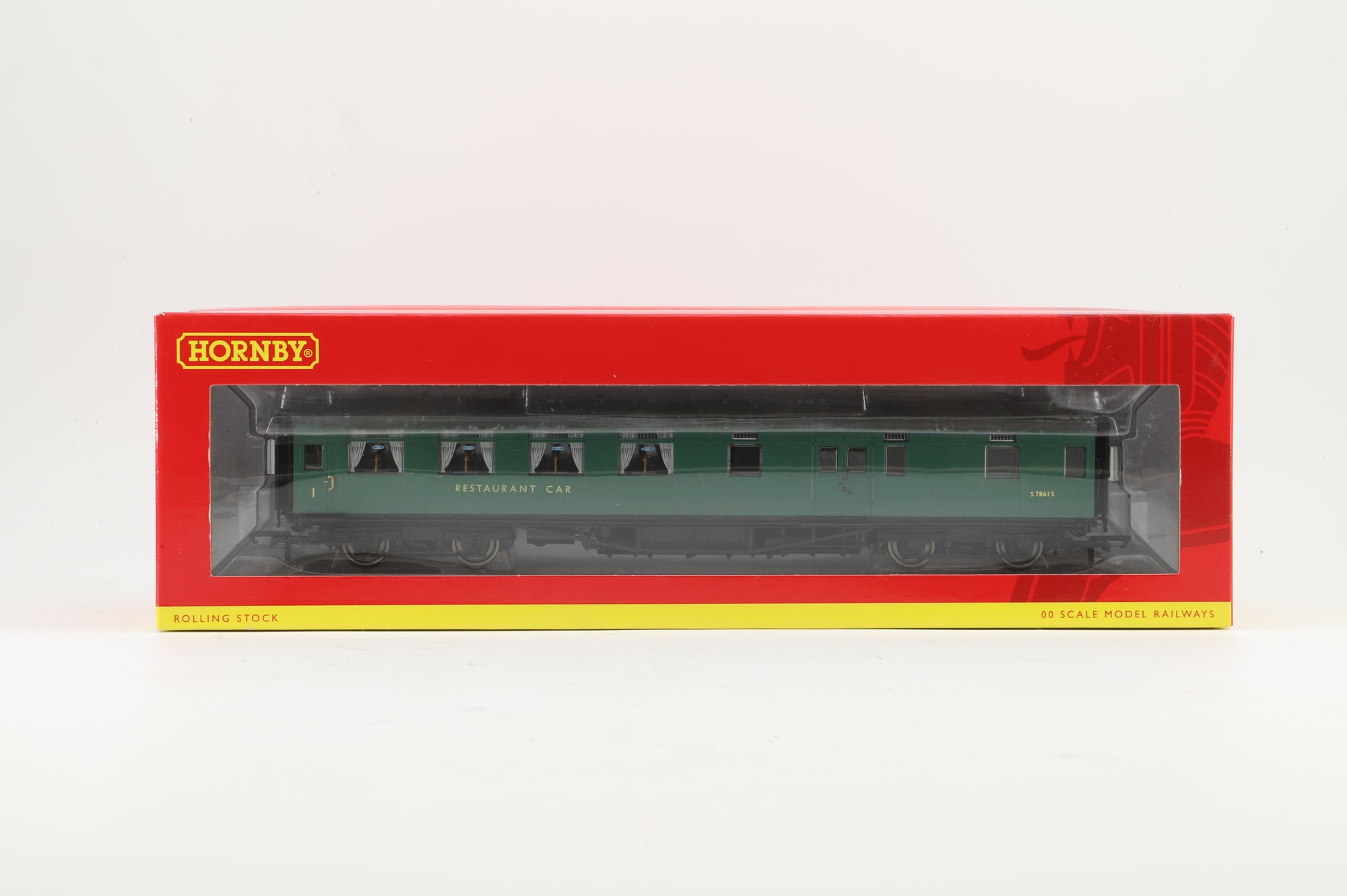 Hornby OO Rake of 3 Maunsell Coaches in BR(S) Green