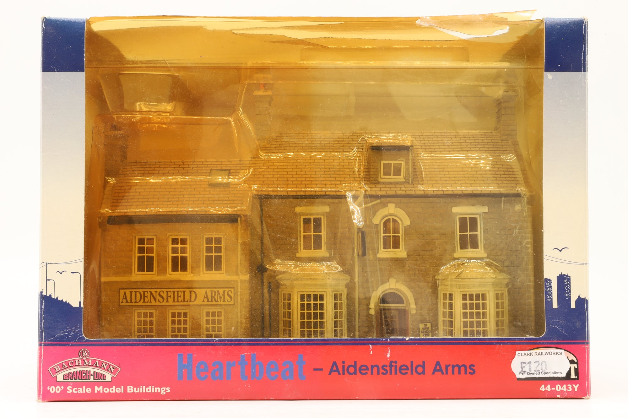 Bachmann OO 44-043Y Heartbeat's Aidensfield Arms