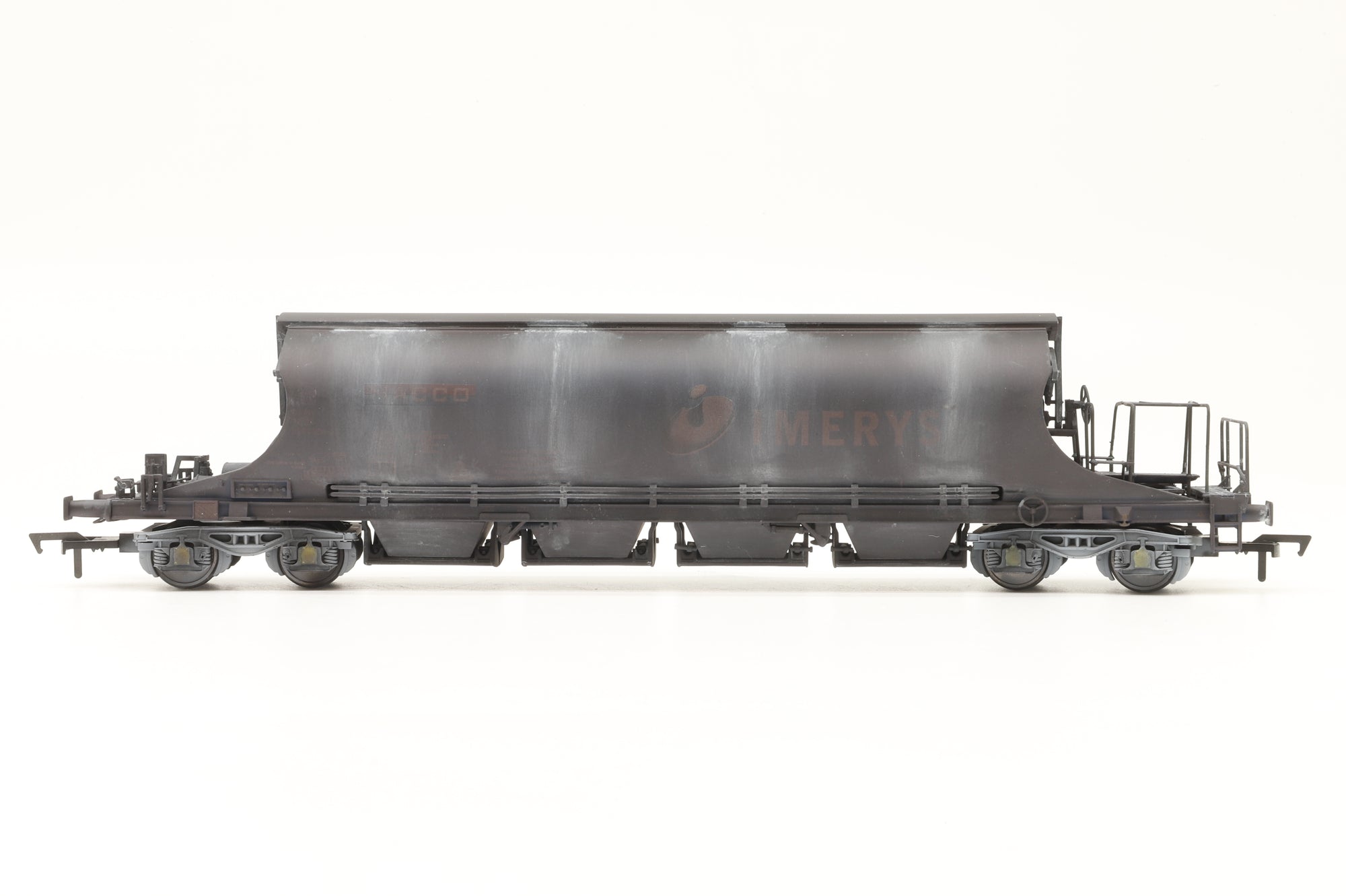 KMRC OO SB001F/H Set of 2 JIA China Clay Wagons in Nacco/Imerys Livery - Heavily Weathered