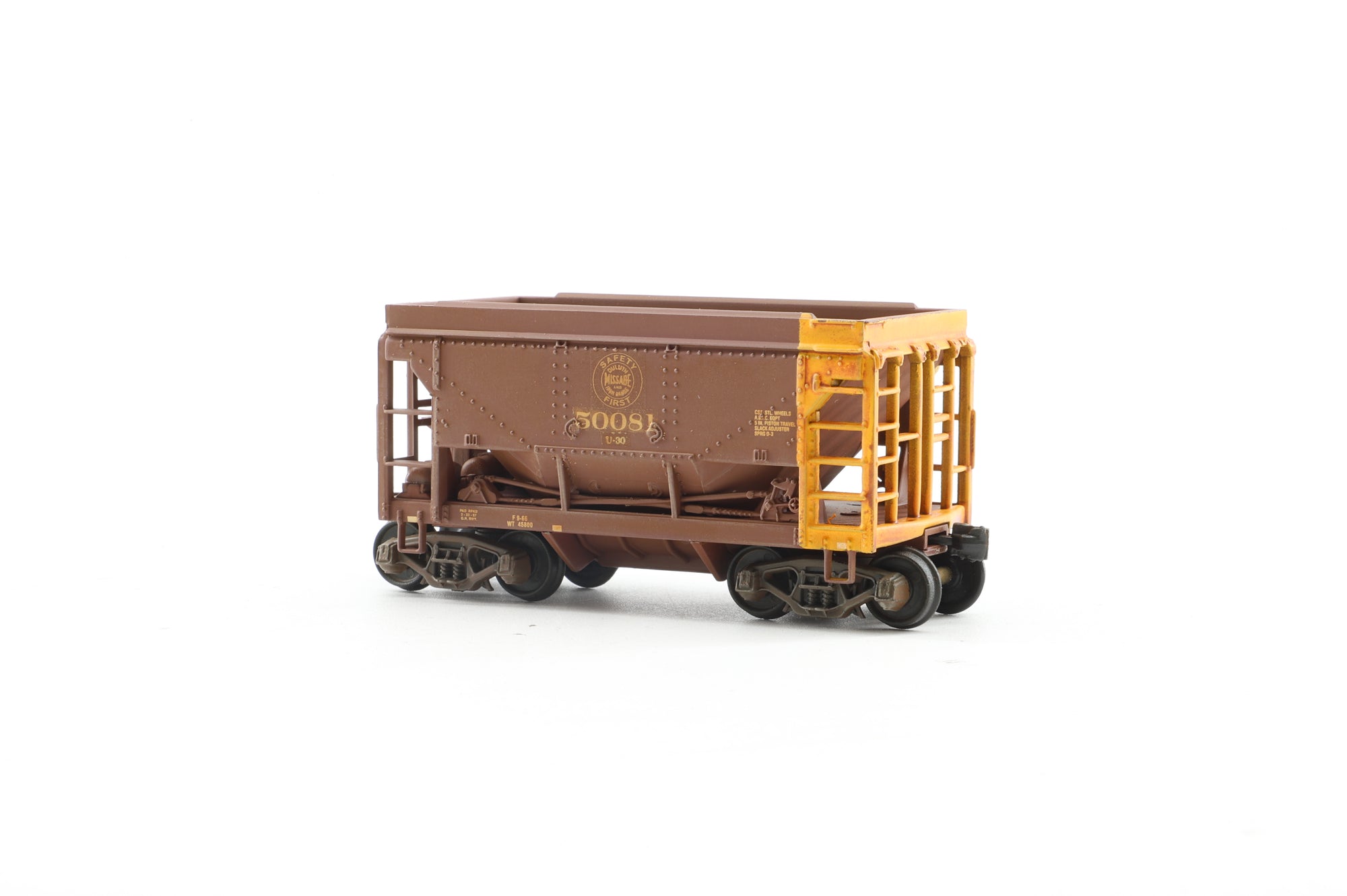 Walthers HO 932-4555 12-Pack of Taconite Ore Cars in DMIR Brown/Yellow - Pro-Customised/Weathered