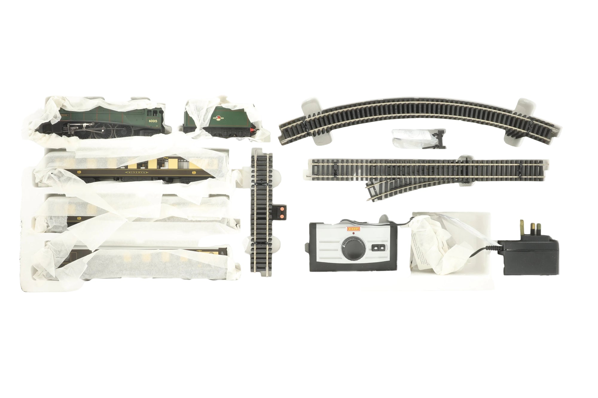 Hornby OO R1136 Yorkshire Pullman Train Set BR Class A4 'Quicksilver' Pair of Pullman 1st Class Parlour Cars & Pullman 3rd Class Parlour Brake Car