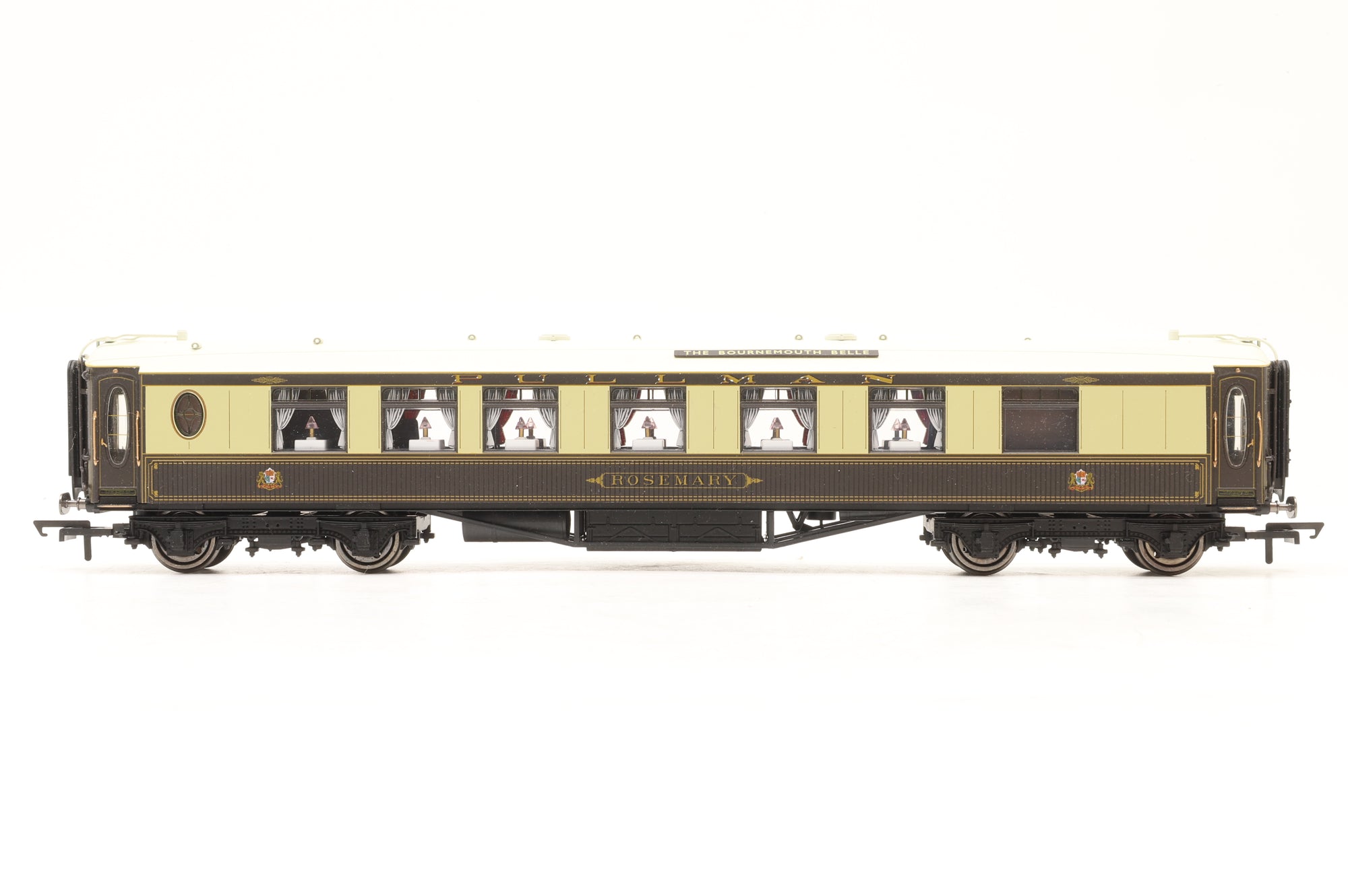 Hornby OO R2661M The Bournemouth Belle Train Pack
