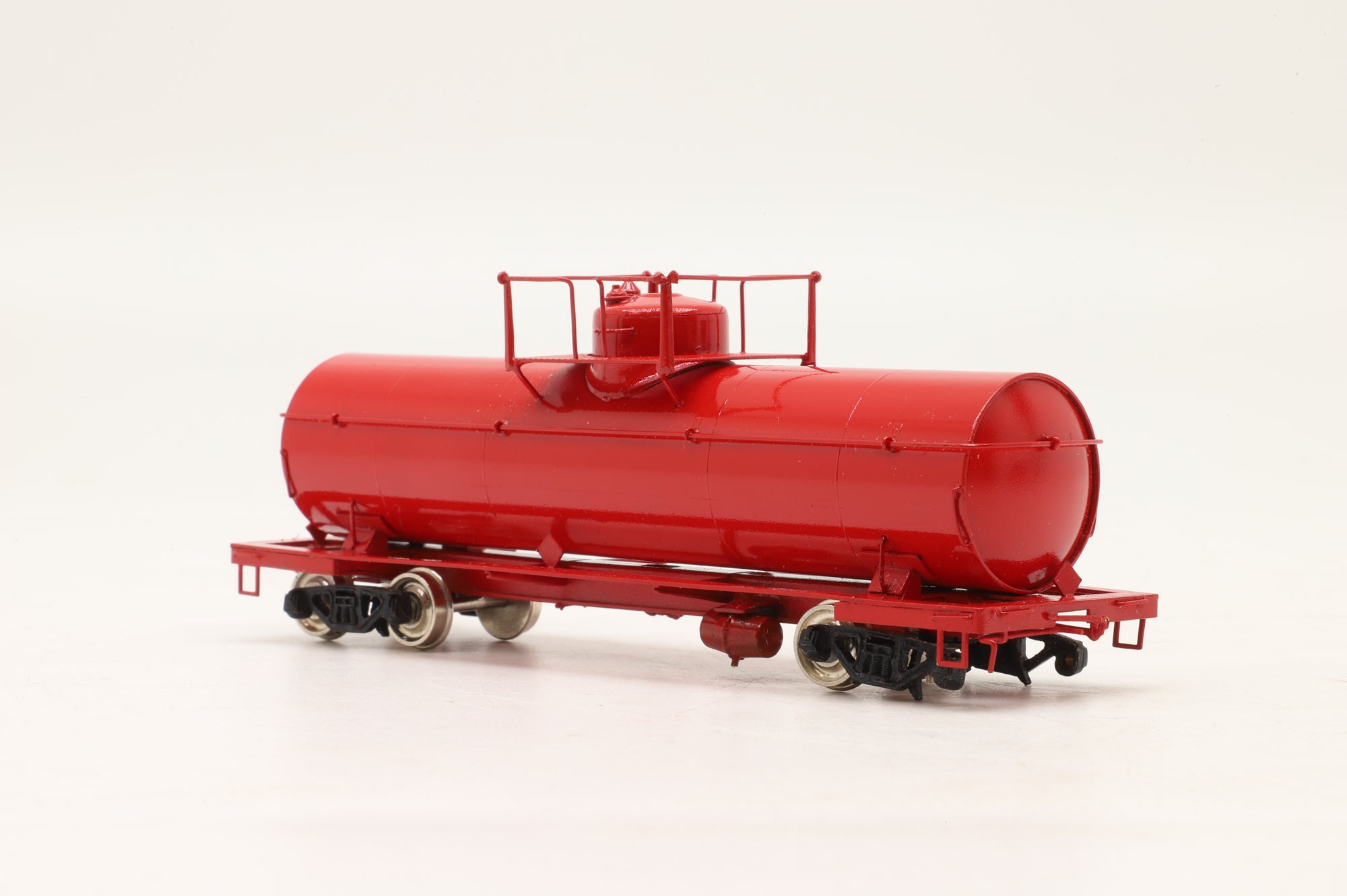 Iron Horse HO Brass 15658 8,000 Gallon Tank Car in Plain Red