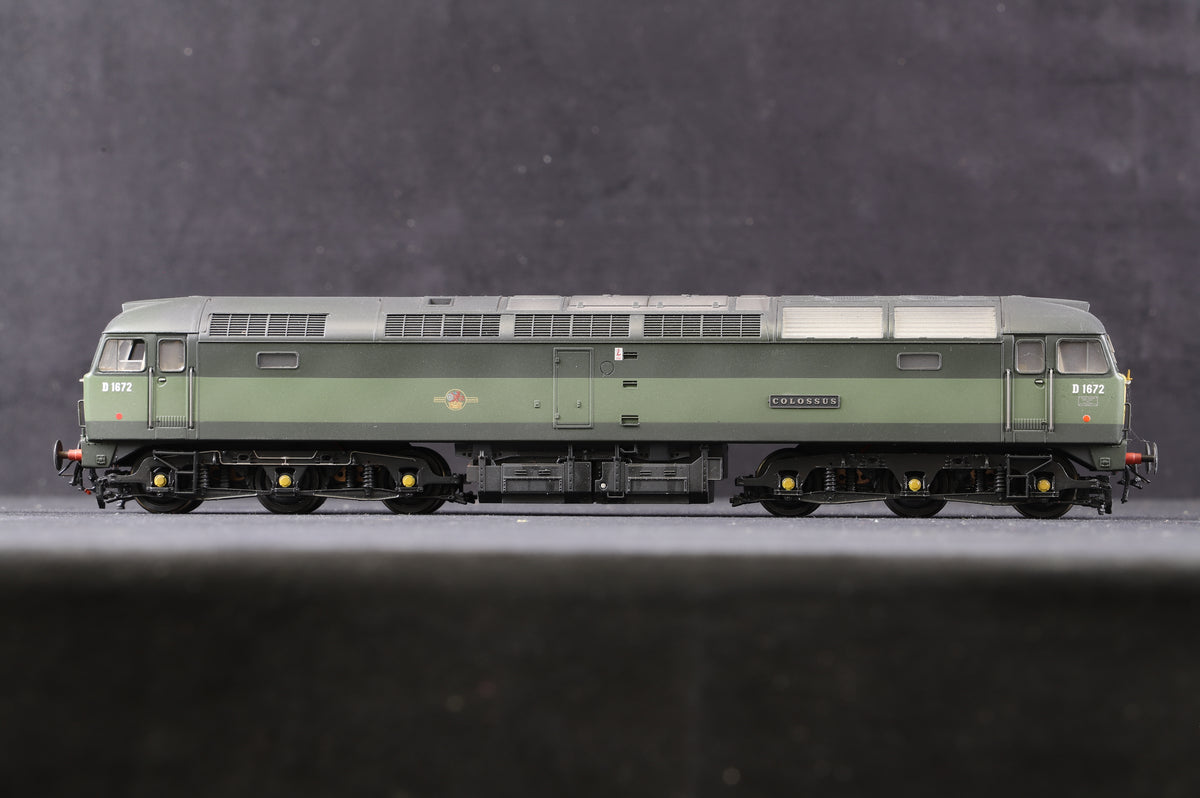 Bachmann OO 32-806 Class 47 &#39;D1672&#39; BR Two-Tone Green, Weathered, DCC Sound