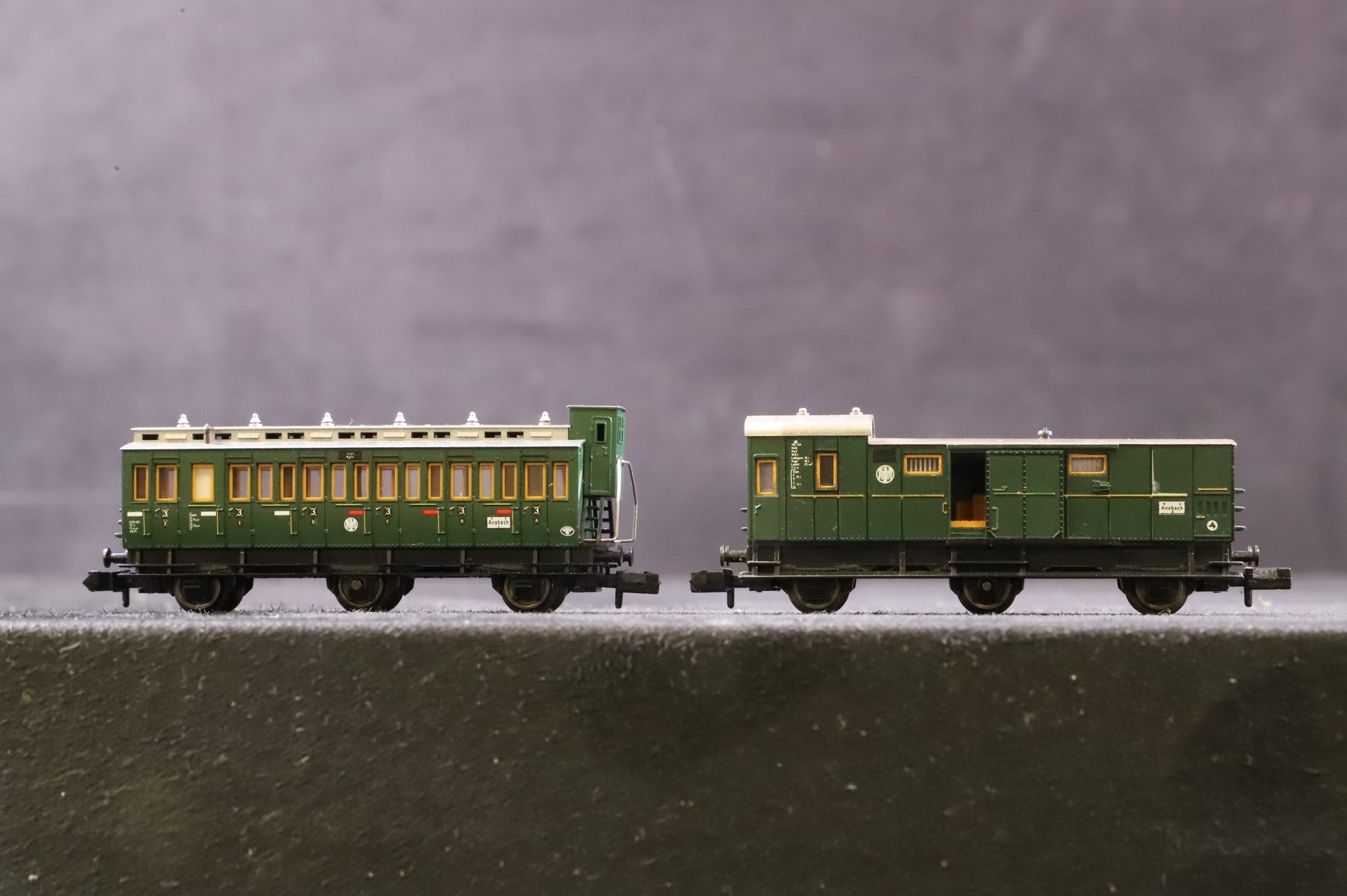 Fleischmann N Gauge Rake of 4 Green Deutsche Reichsbahn 6-Wheel Coaches