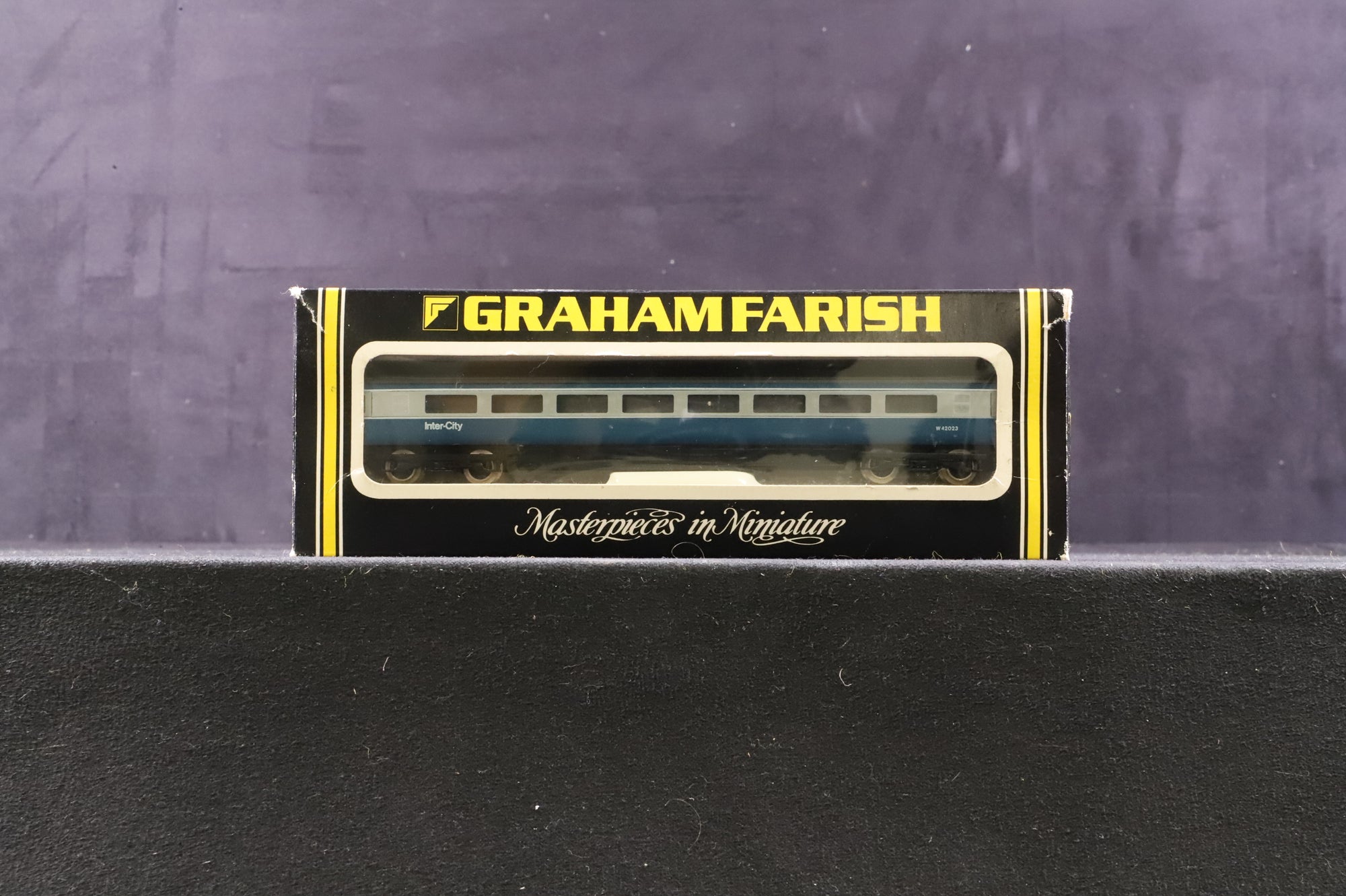Graham Farish N Rake of 4 BR 75ft MkIII Blue Grey Bogie Coaches, Inc. 0705, 0725, 0745 & 0765