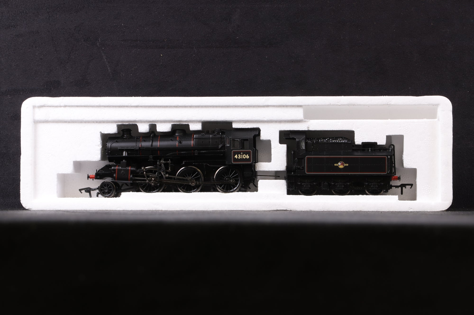 Bachmann OO 32-585 Ivatt Class 4 43106 in BR Black w/ Tablet Catcher & Late Crests