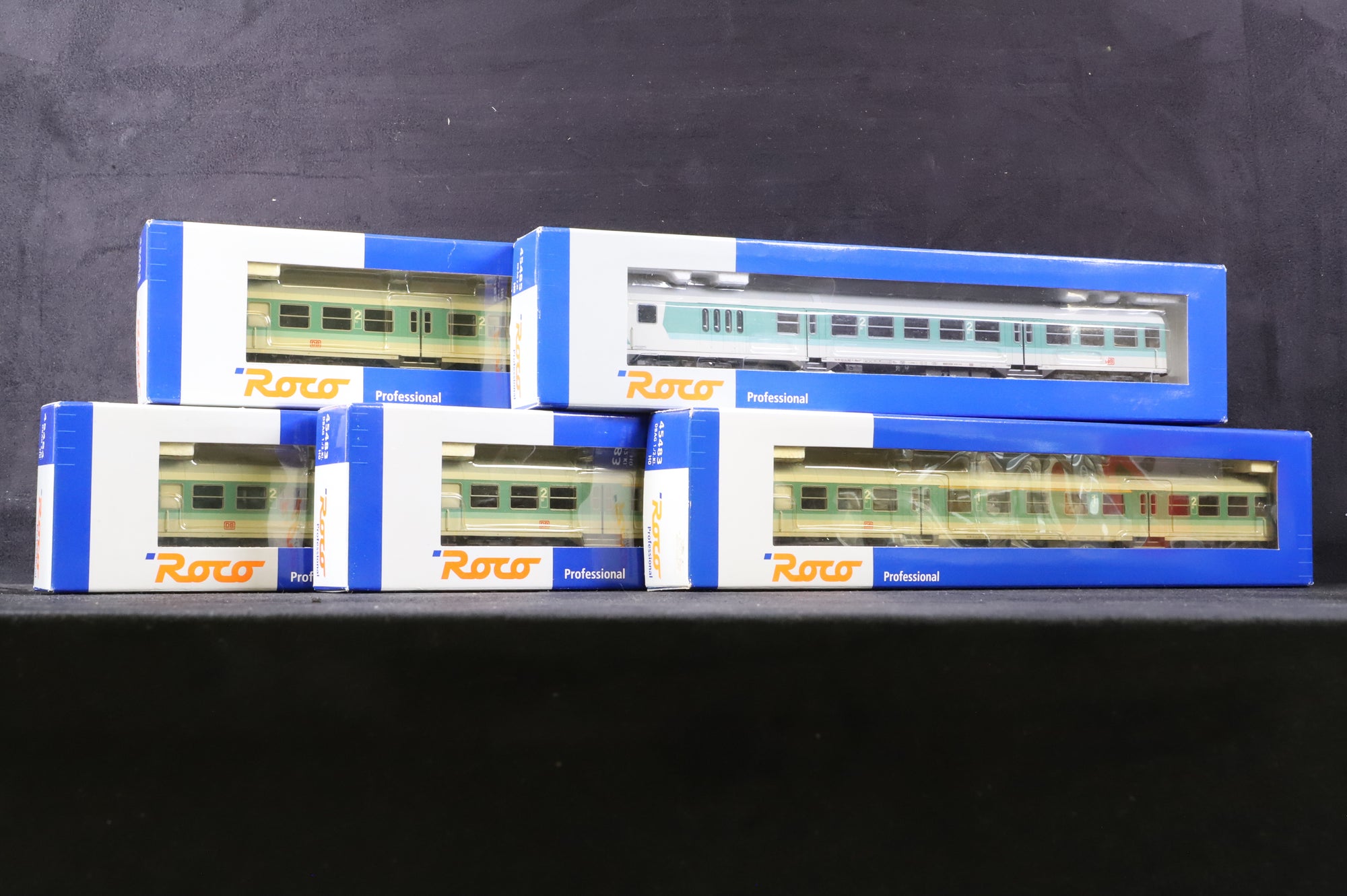 Roco HO Rake Of 5 DBAG Coaches Inc. 45483x2, 45484x2 & 45485